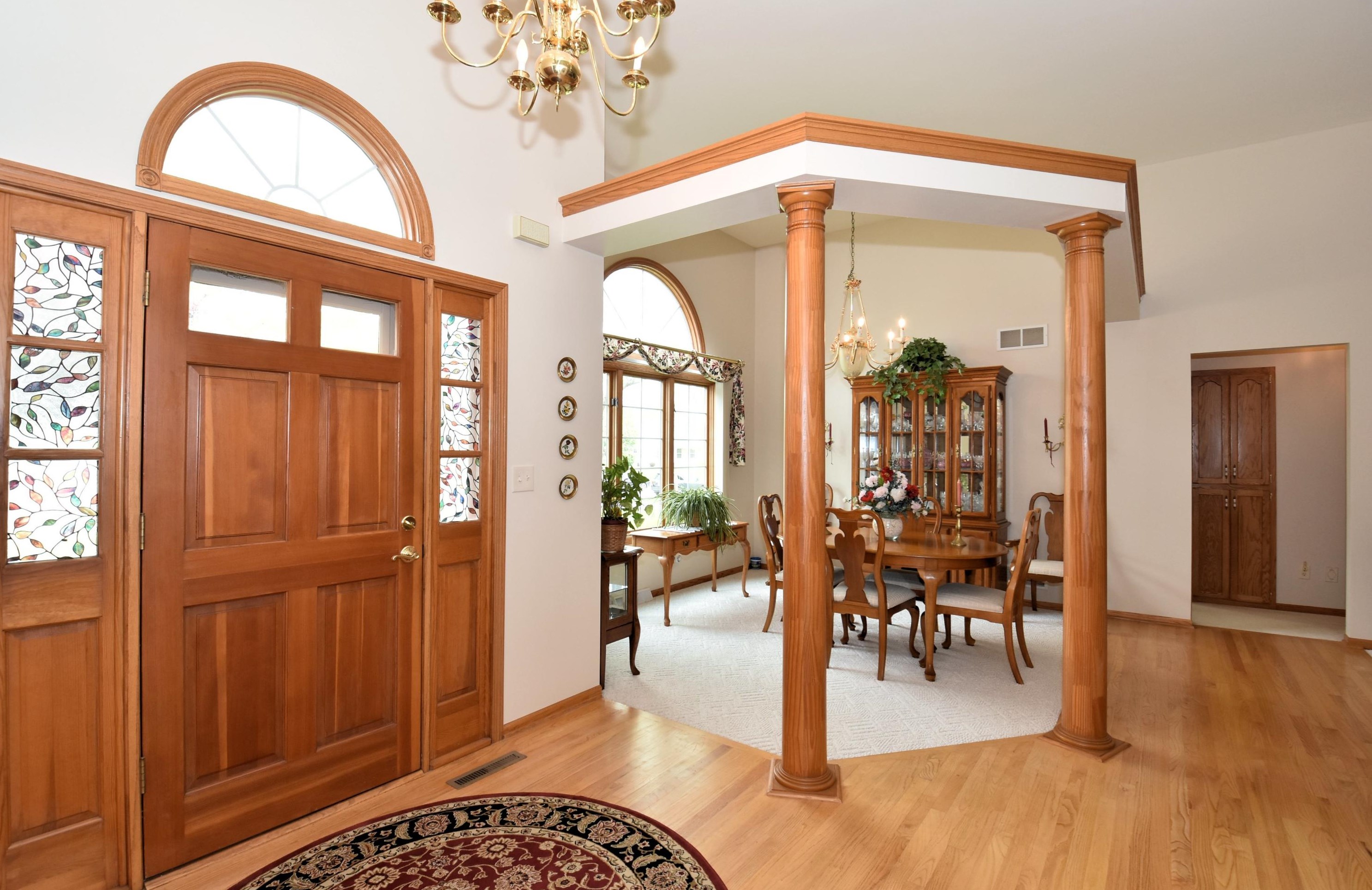 8829 89th St, Hales Corners, WI 53132-8591