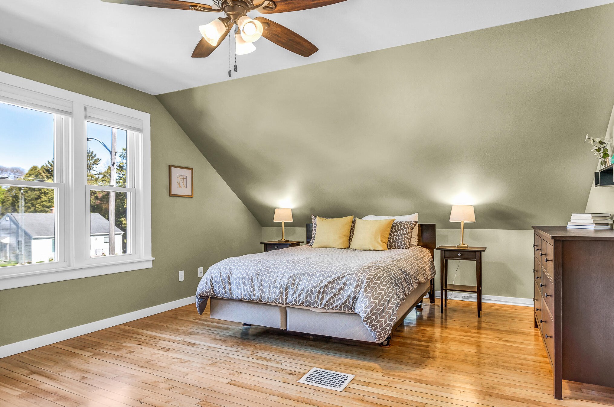 723 N 25th St, Sheboygan, WI 53081
