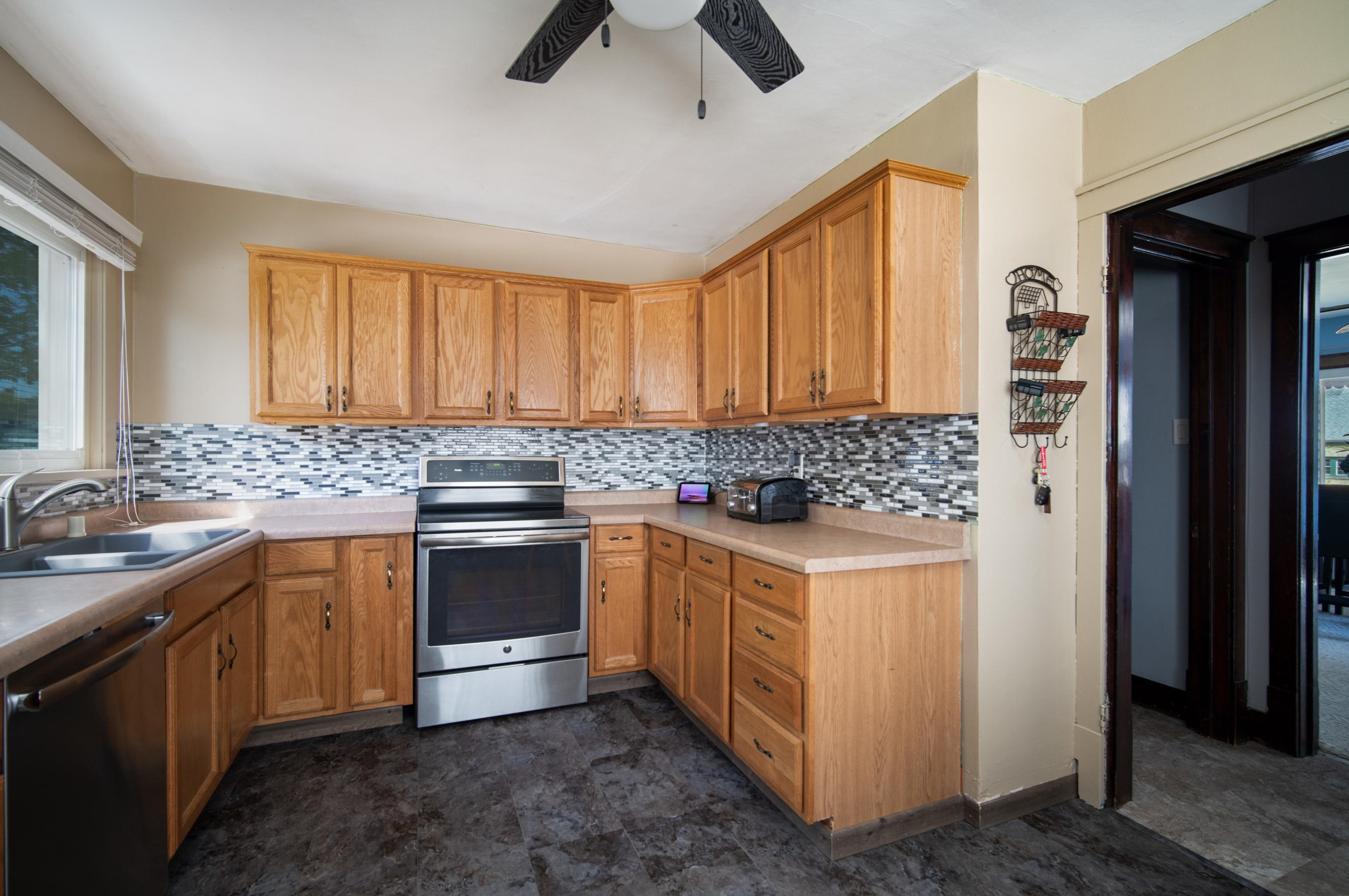 1202 N 8th St, Manitowoc, WI 54220