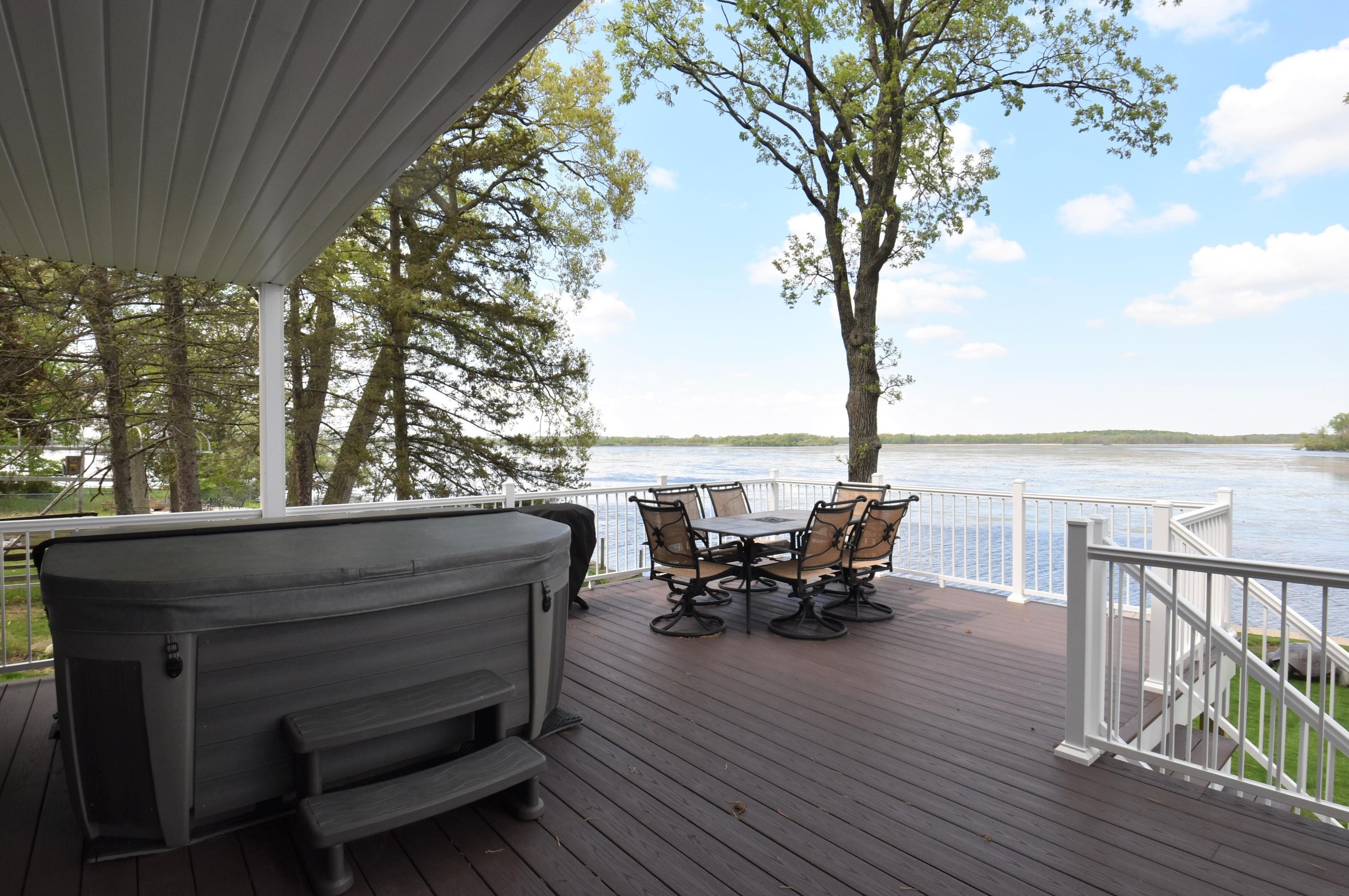 6525 Riverside Rd, Waterford, WI 53185