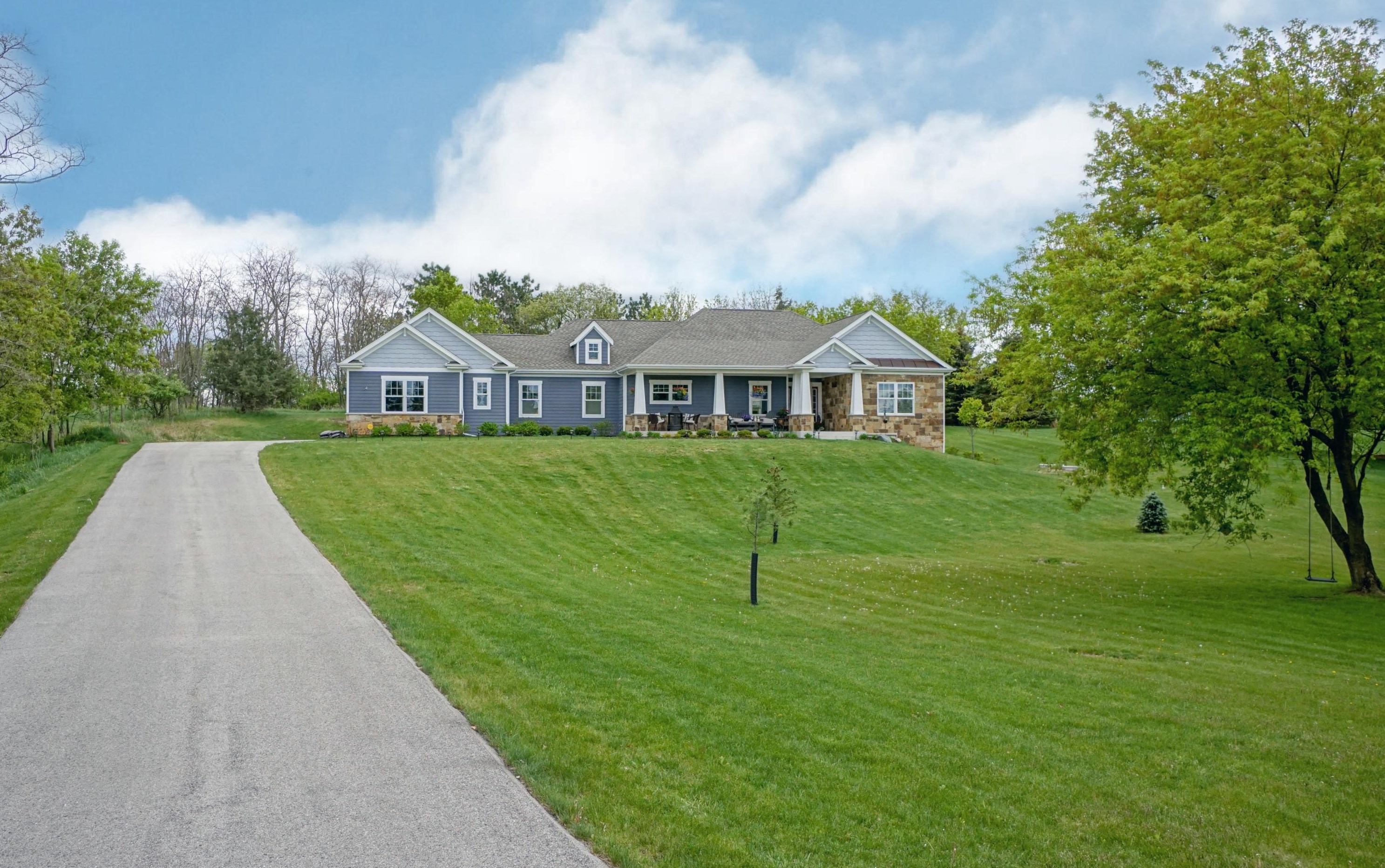 34 Cedar Valley Rd, Delafield, WI 53018-1756