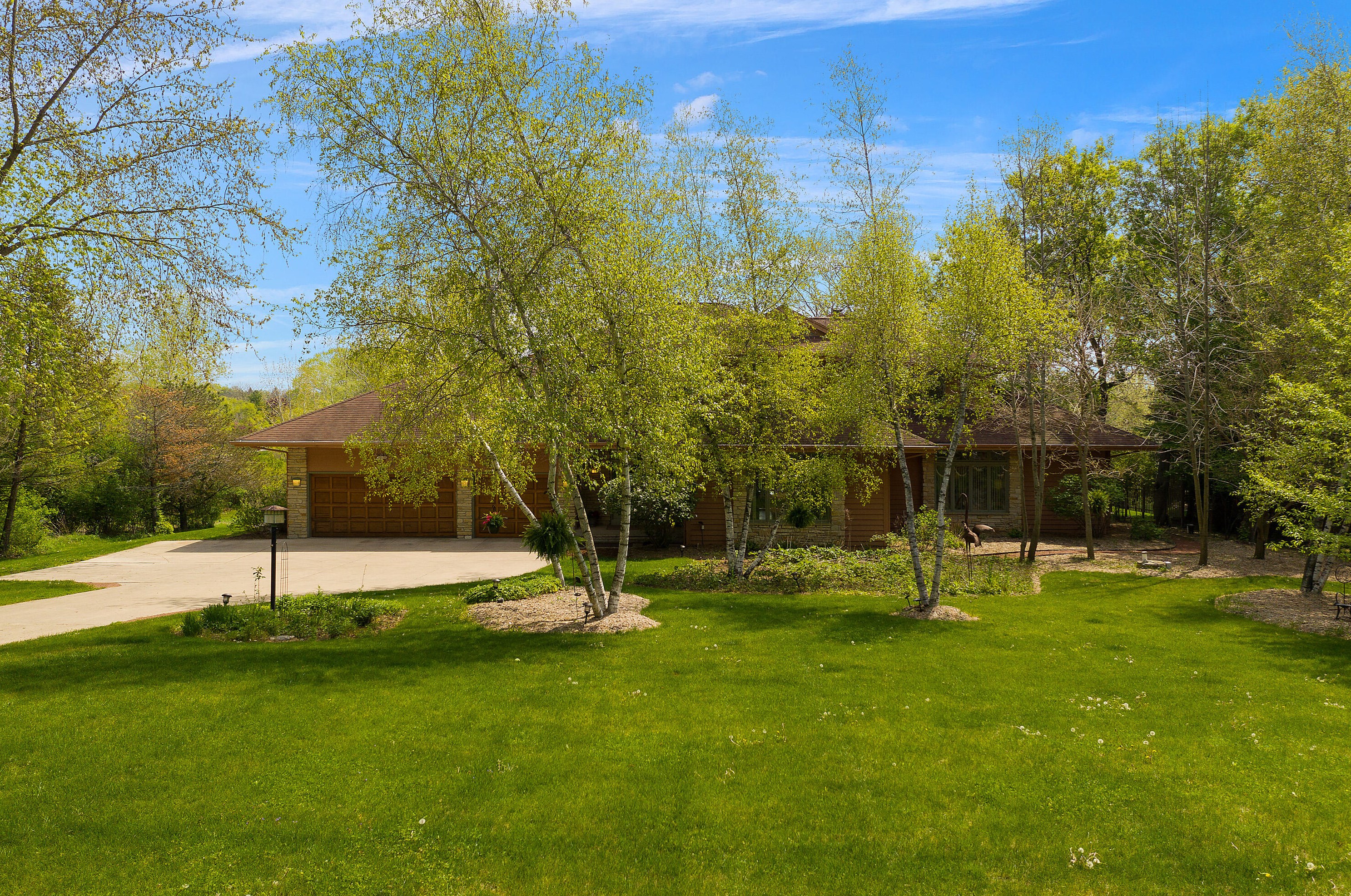 1890 Maple Rd, Grafton, WI 53024