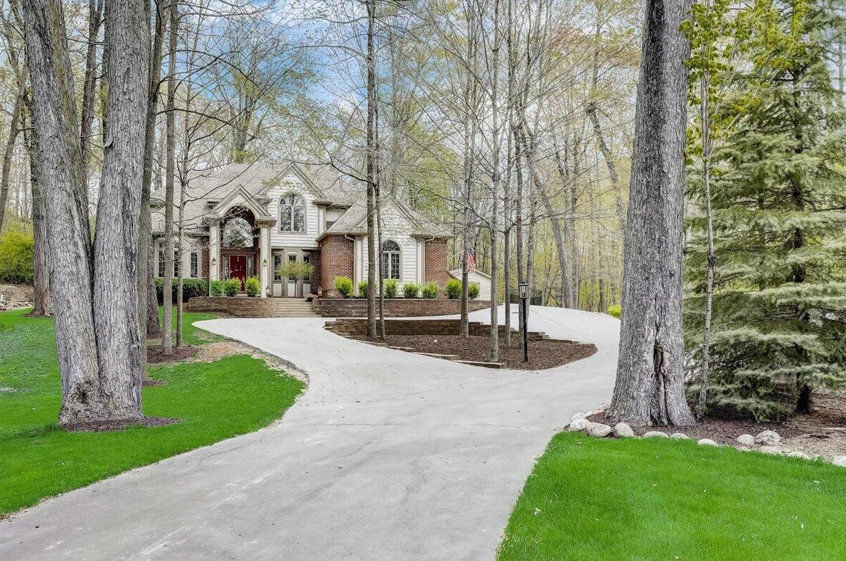 510 Bayberry Ln, Slinger, WI 53086