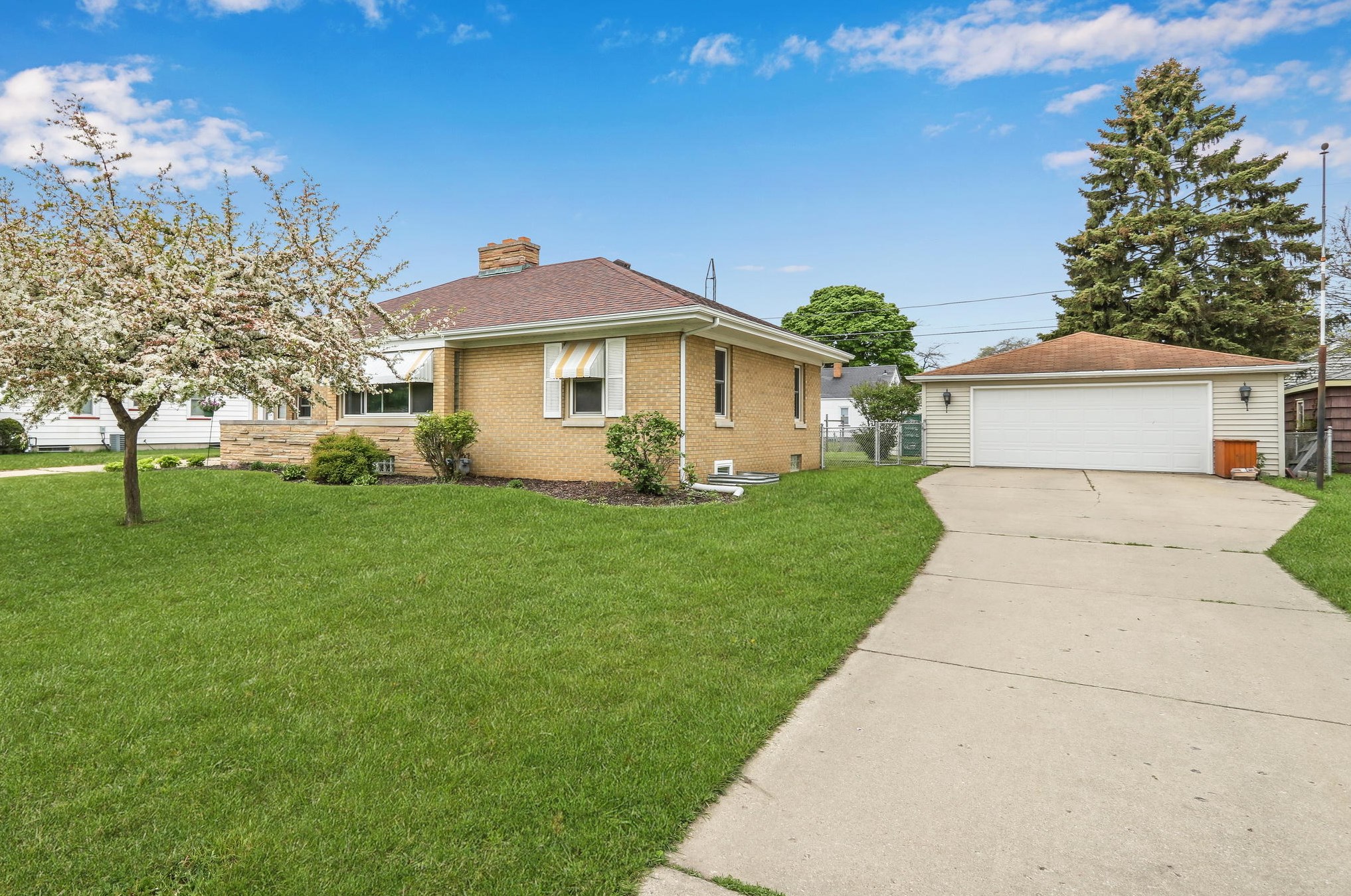7724 19th Ave, Kenosha, WI 53143