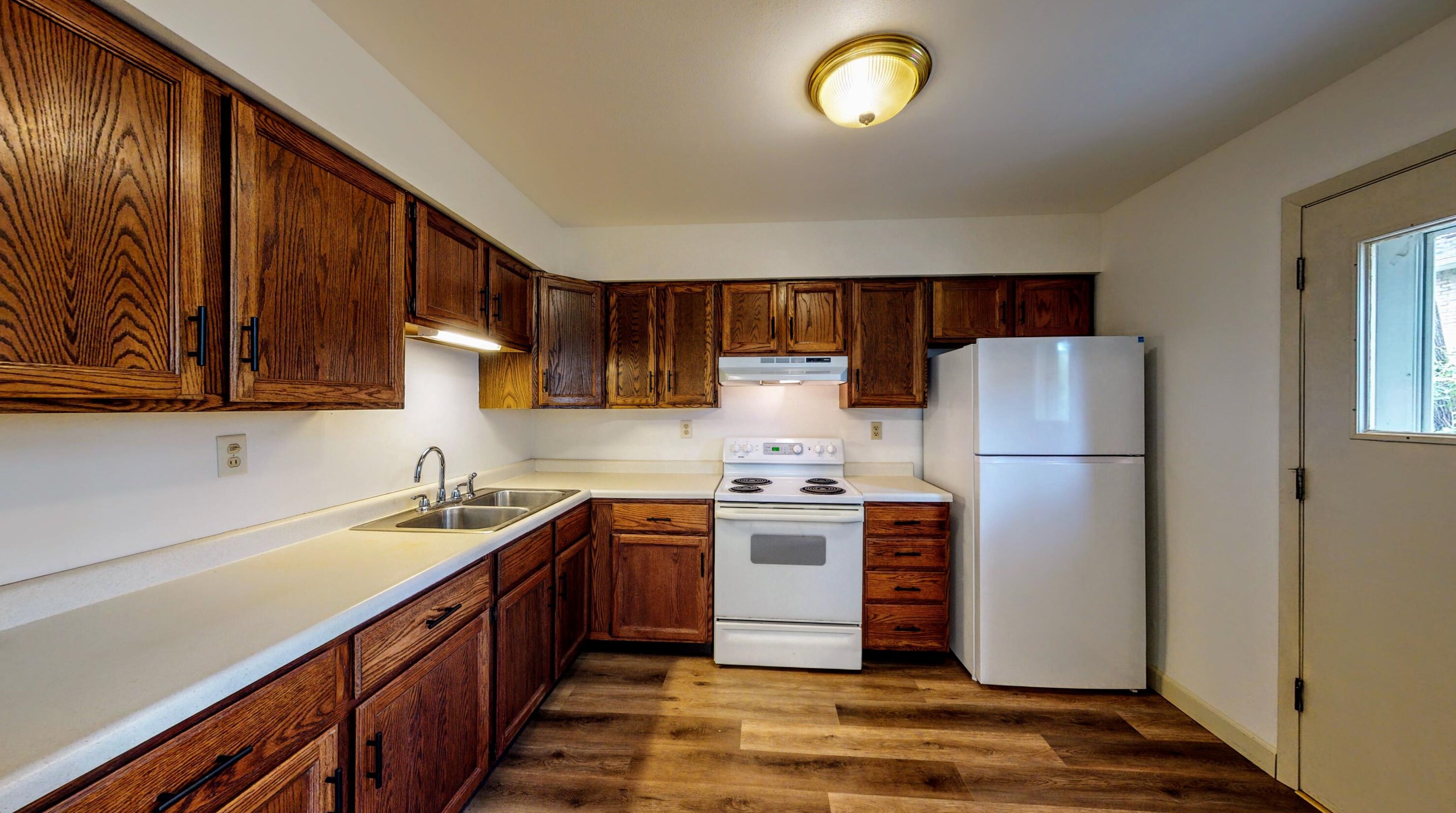 128 Center Ave, Jefferson, WI 53549-1257