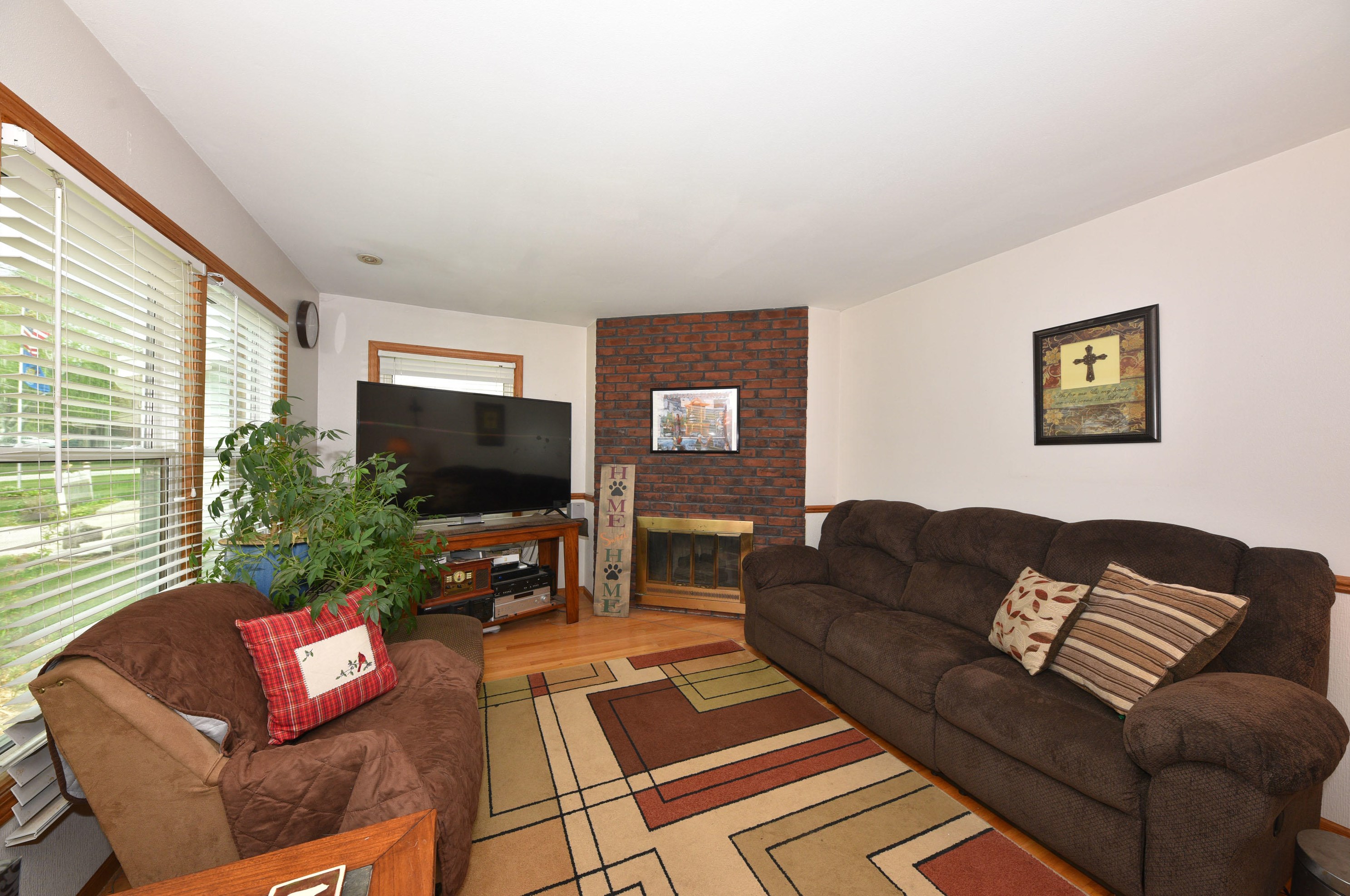 1562 Parkway Dr, Port Washington, WI 53074-1135