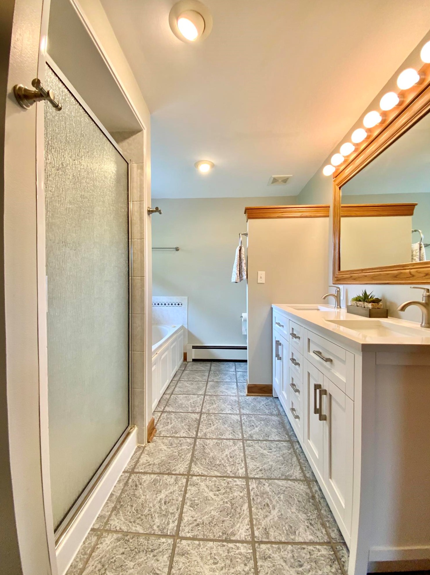 17720 Redvere Dr, Brookfield WI  53045-1322 exterior