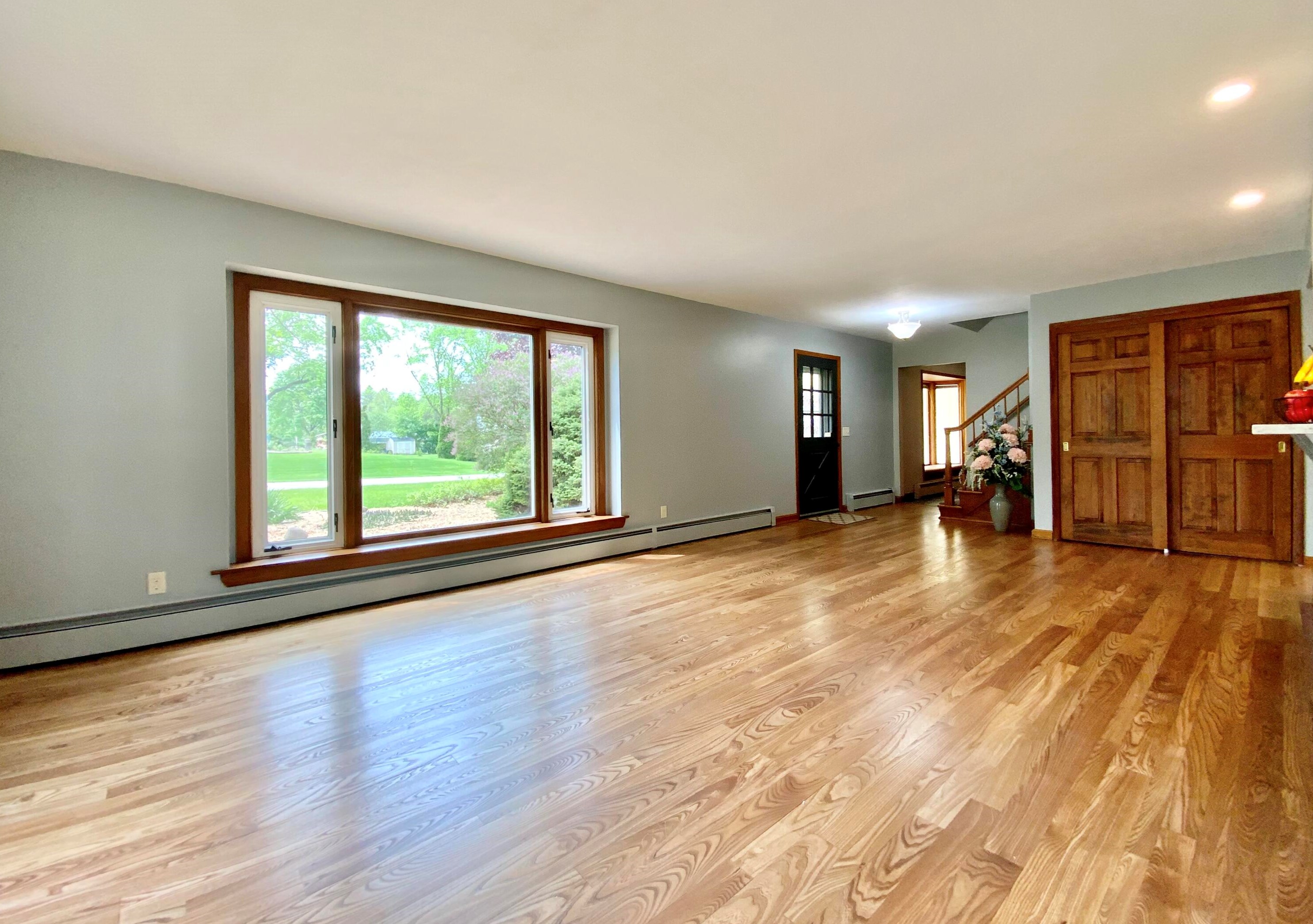 17720 Redvere Dr, Brookfield WI  53045-1322 exterior