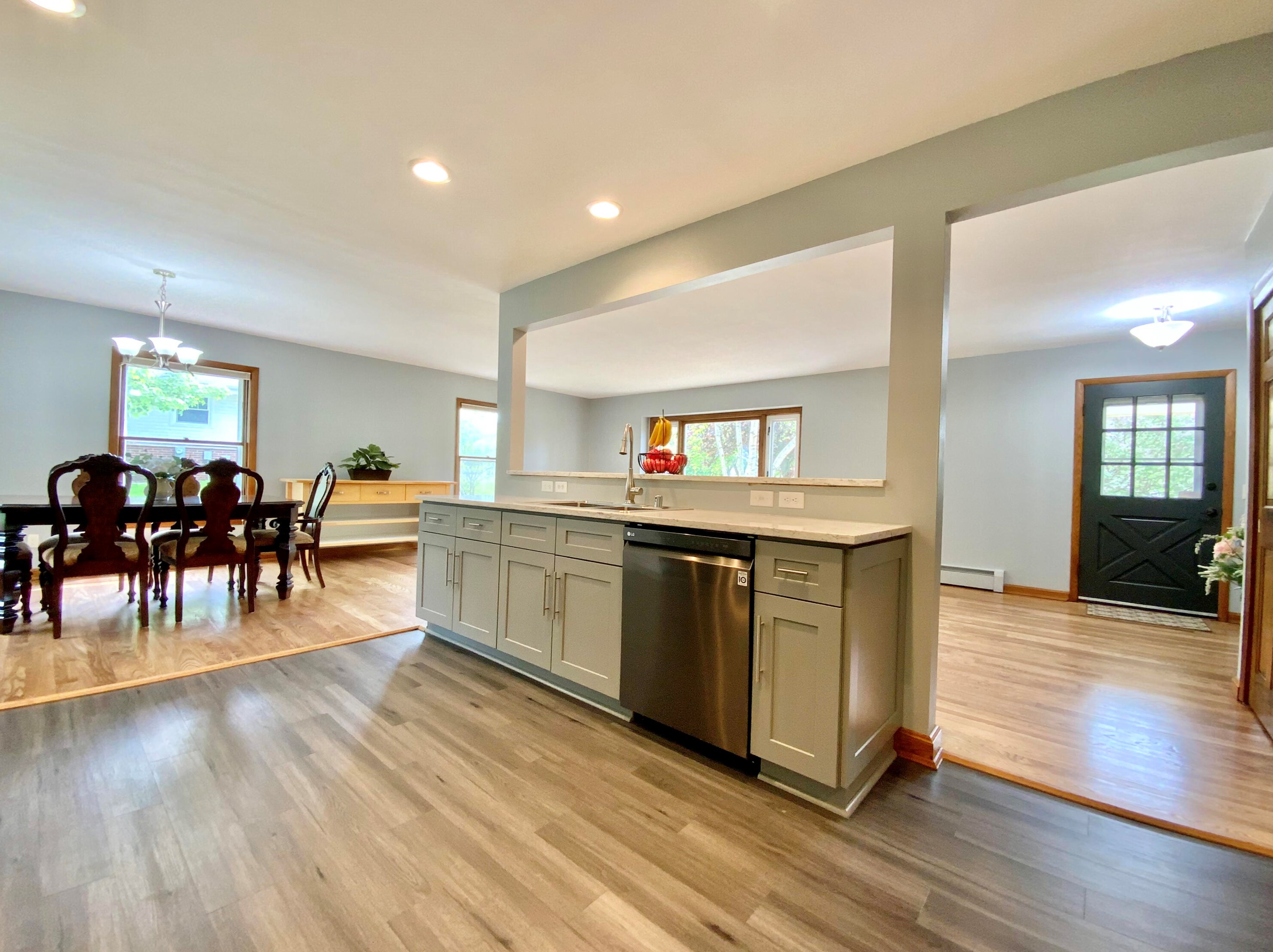 17720 Redvere Dr, Brookfield WI  53045-1322 exterior