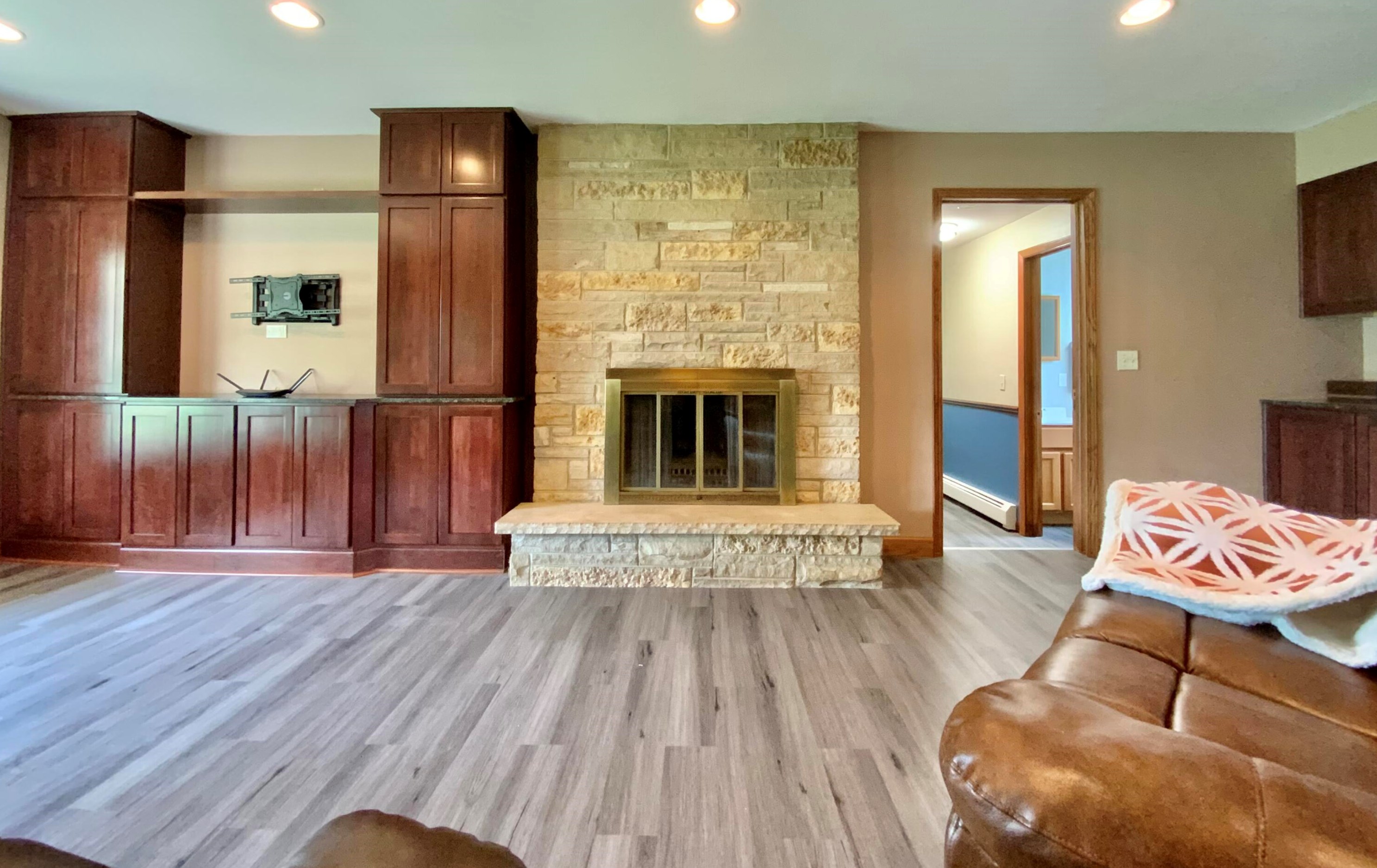 17720 Redvere Dr, Brookfield WI  53045-1322 exterior