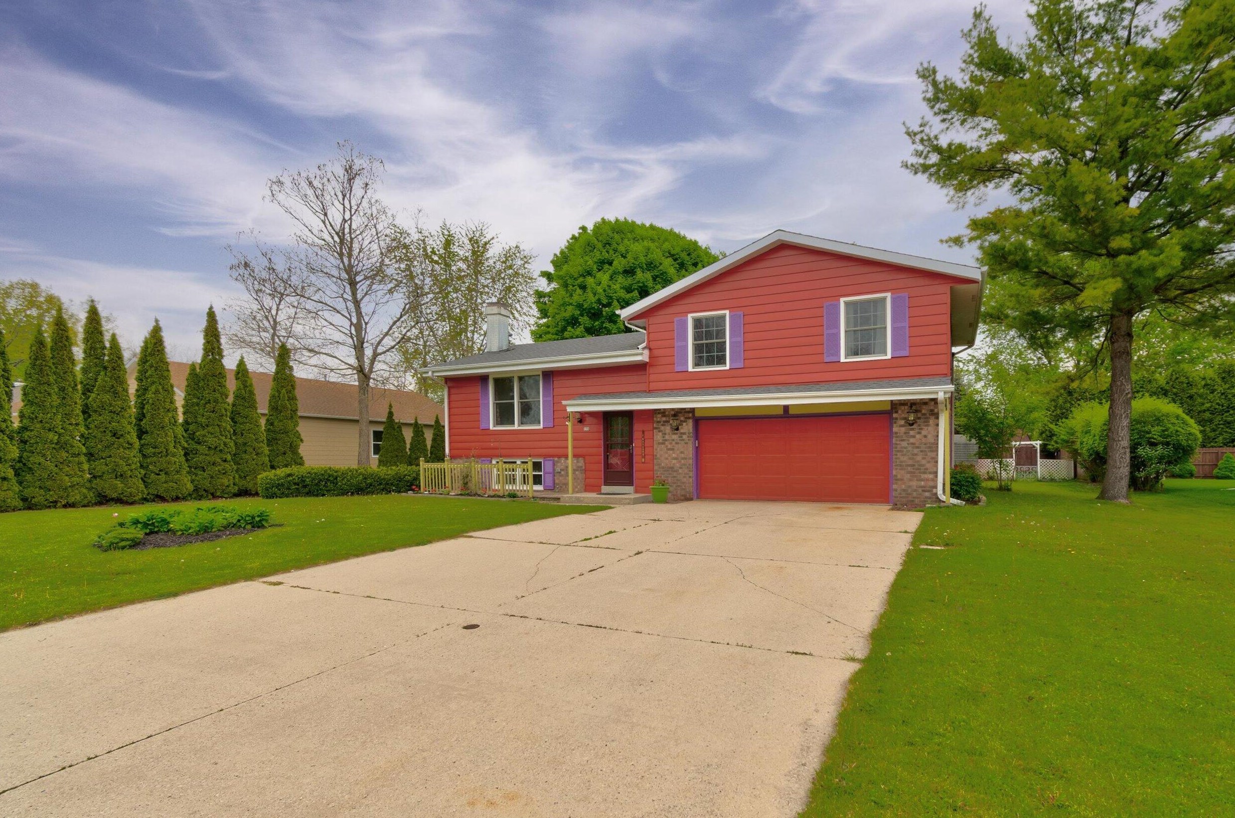 170 Fox Glen Rd, Waubeka, WI 53021-9417