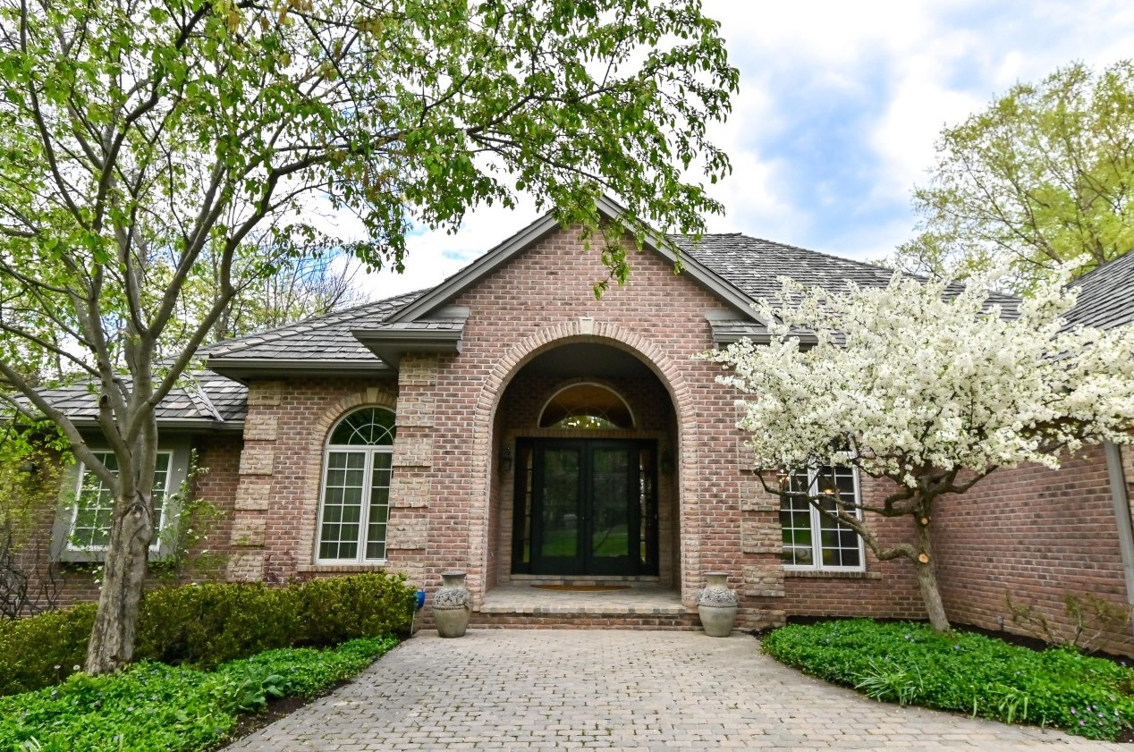 19370 Buckingham Pl, Brookfield, WI 53045-6200