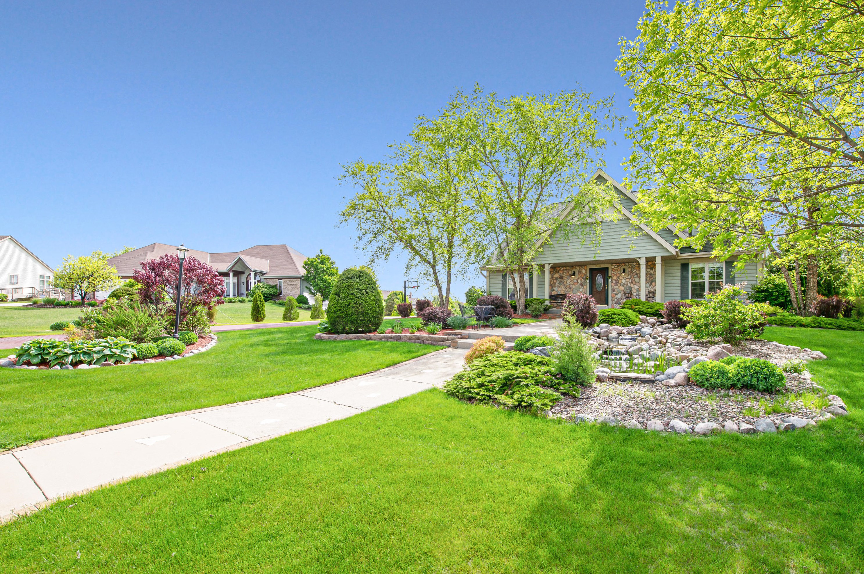 12665 W Greenbriar Ln, Waukesha, WI 53151