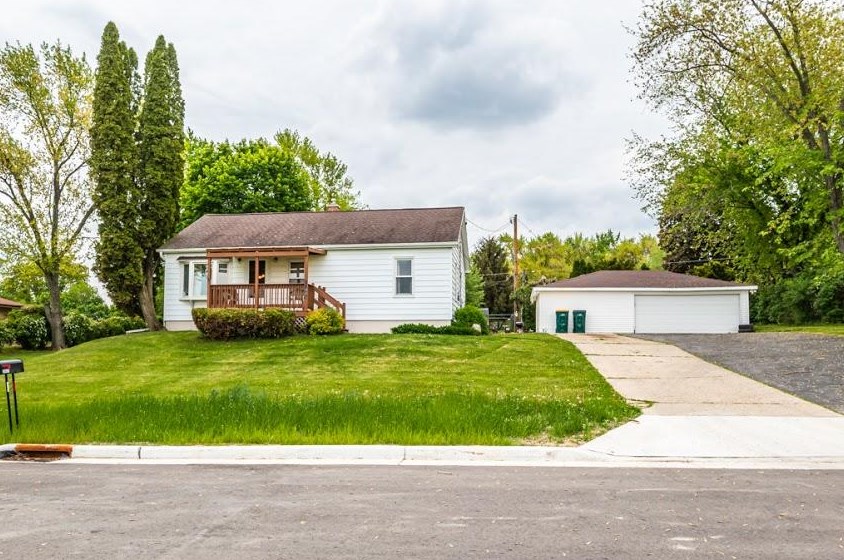 35811 89th St, Twin Lakes, WI 53181