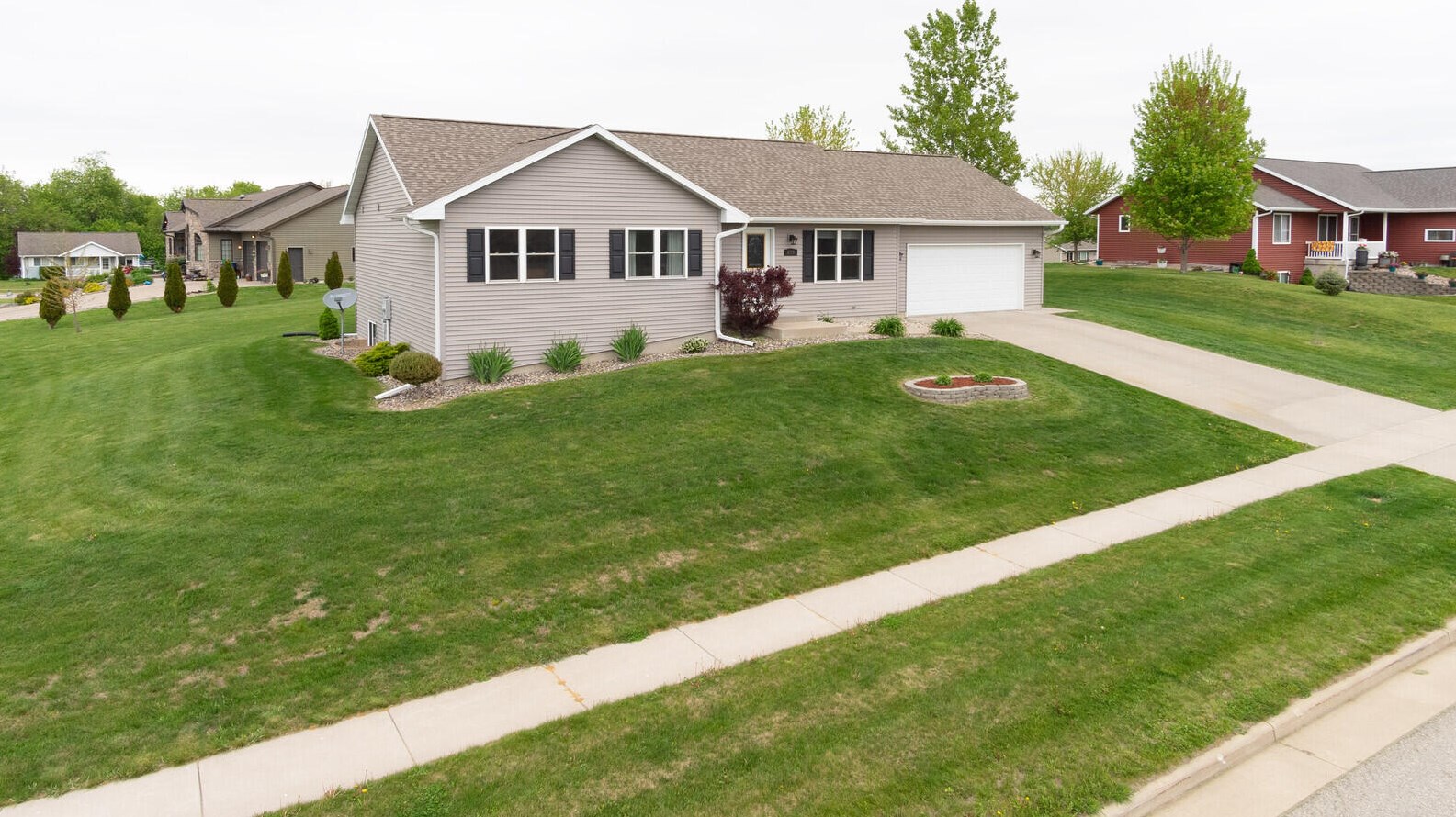 875 Rolling Hills St, Newburg Corners, WI 54614