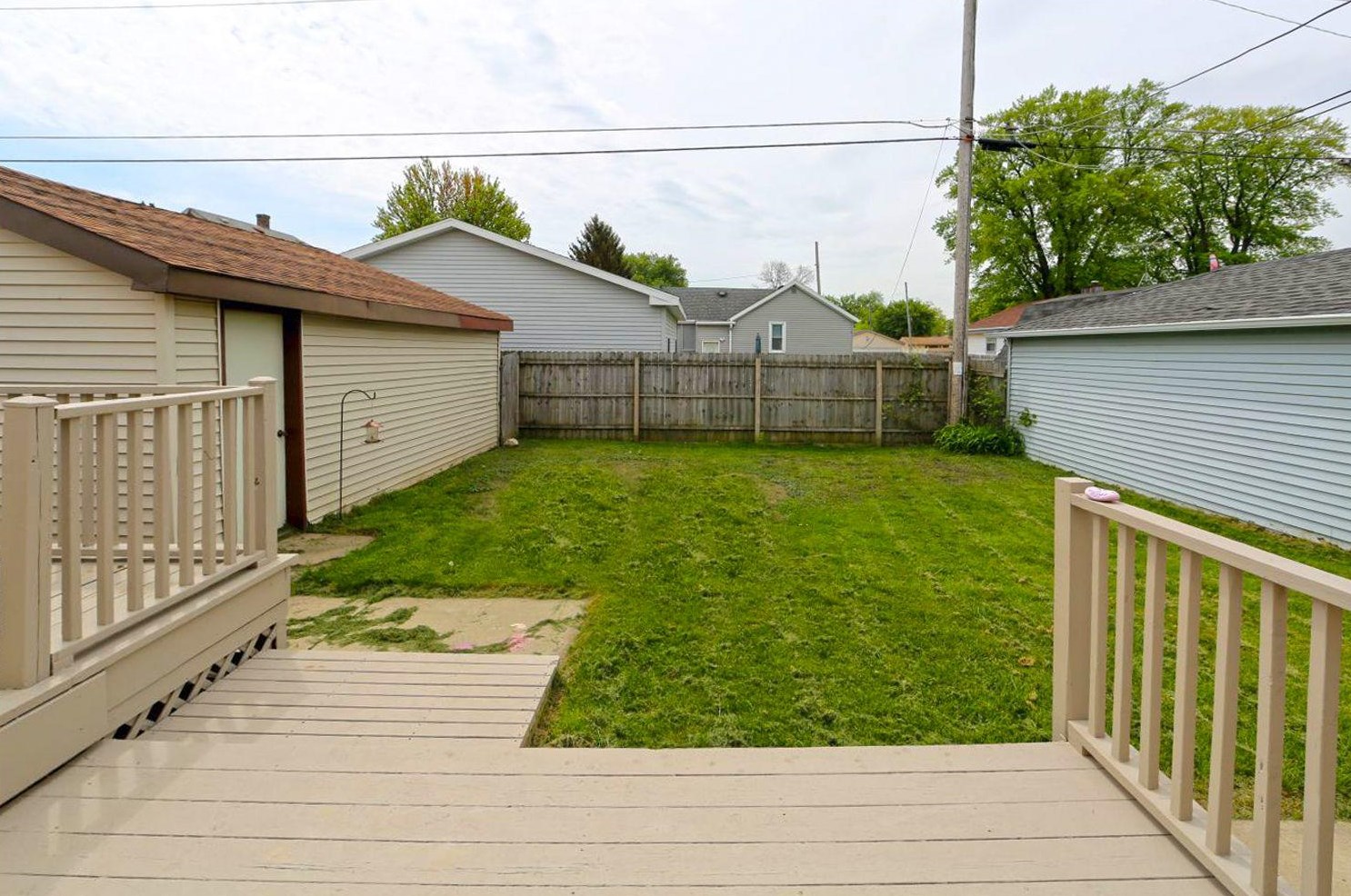 1305 Harmony Dr, Racine, WI 53402-3366