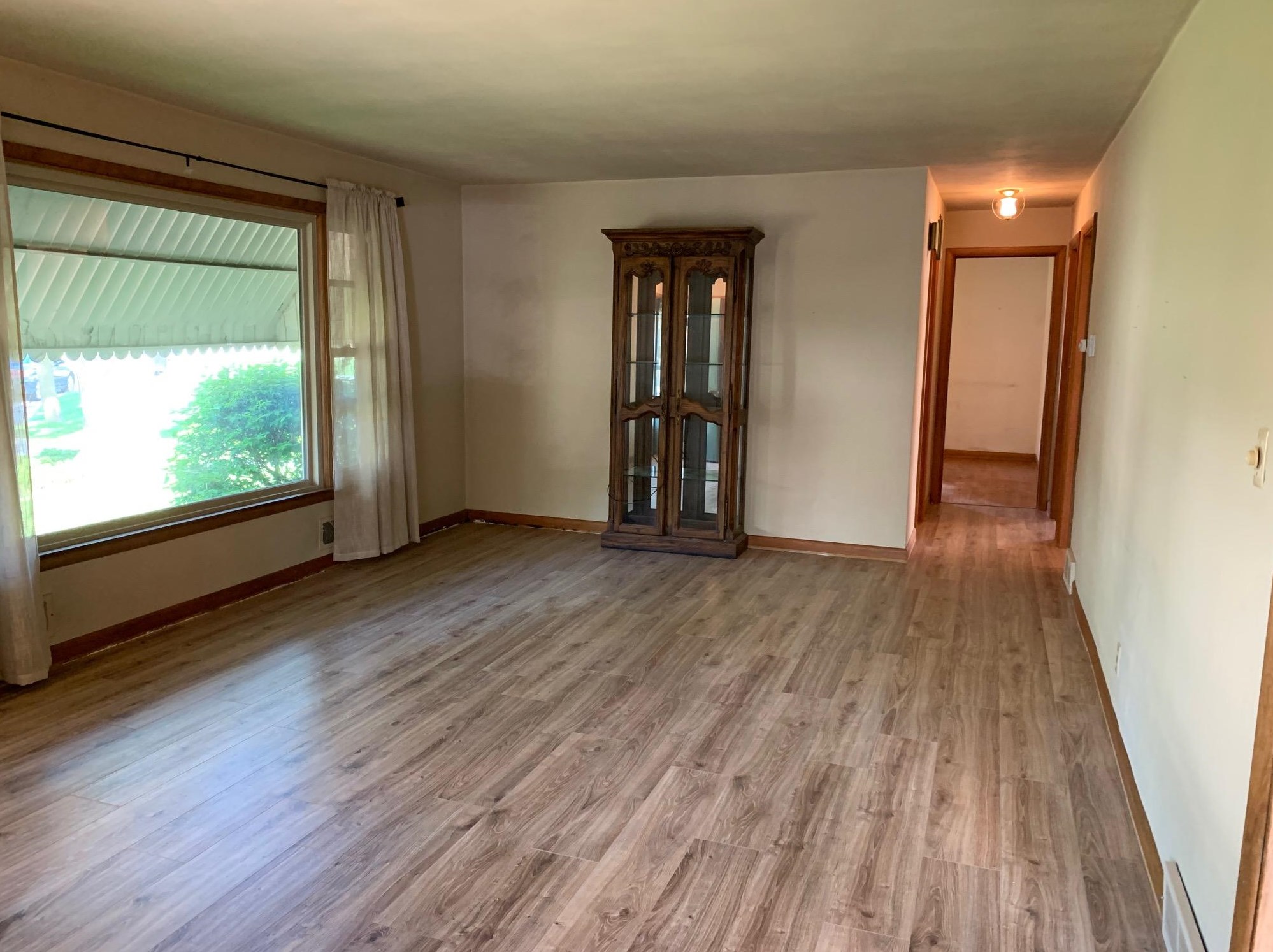 357 Merrie Ln, Racine, WI 53405-2027