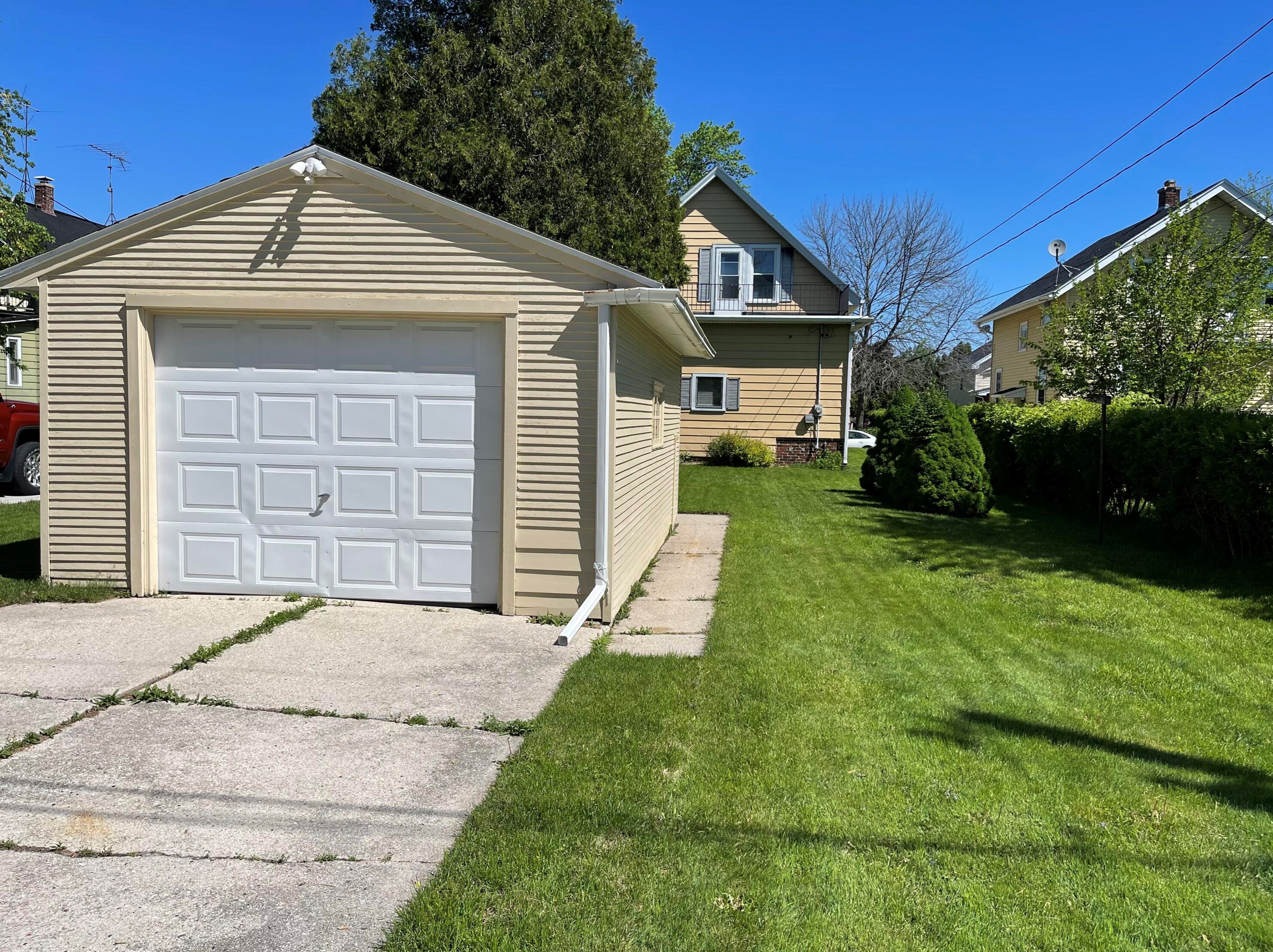 1401 Martin Ave, Sheboygan, WI 53083-4720