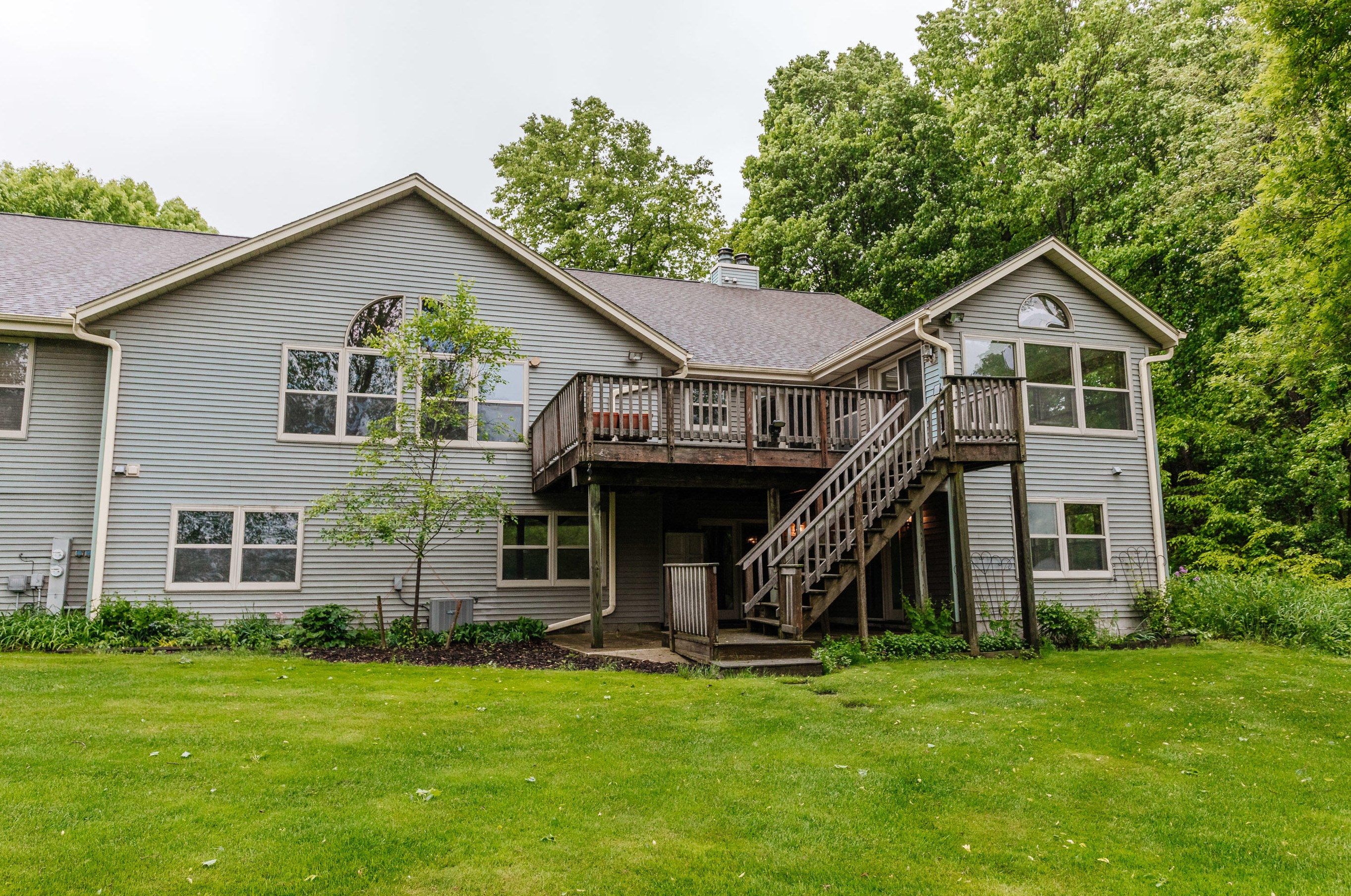 2206 Willowbrook Dr #d-9-b, West Bend, WI 53090