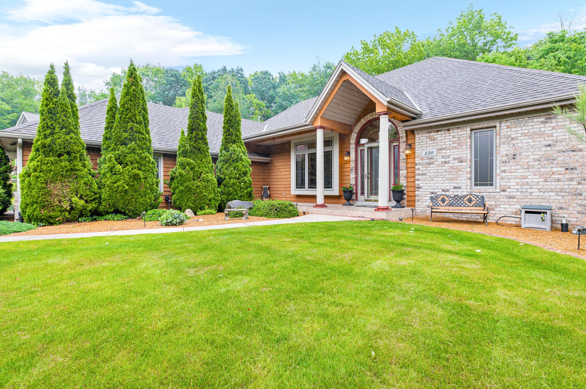 550 Bayberry Ln, Slinger, WI 53086