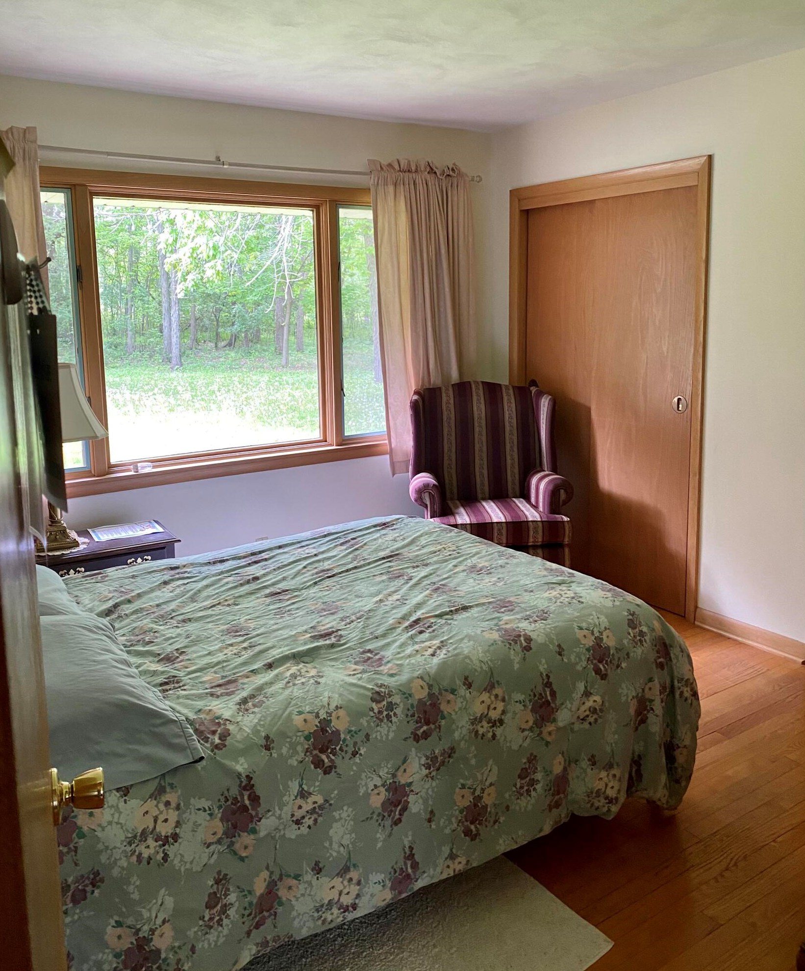 505 N Lapham Peak Rd, Delafield, WI 53018
