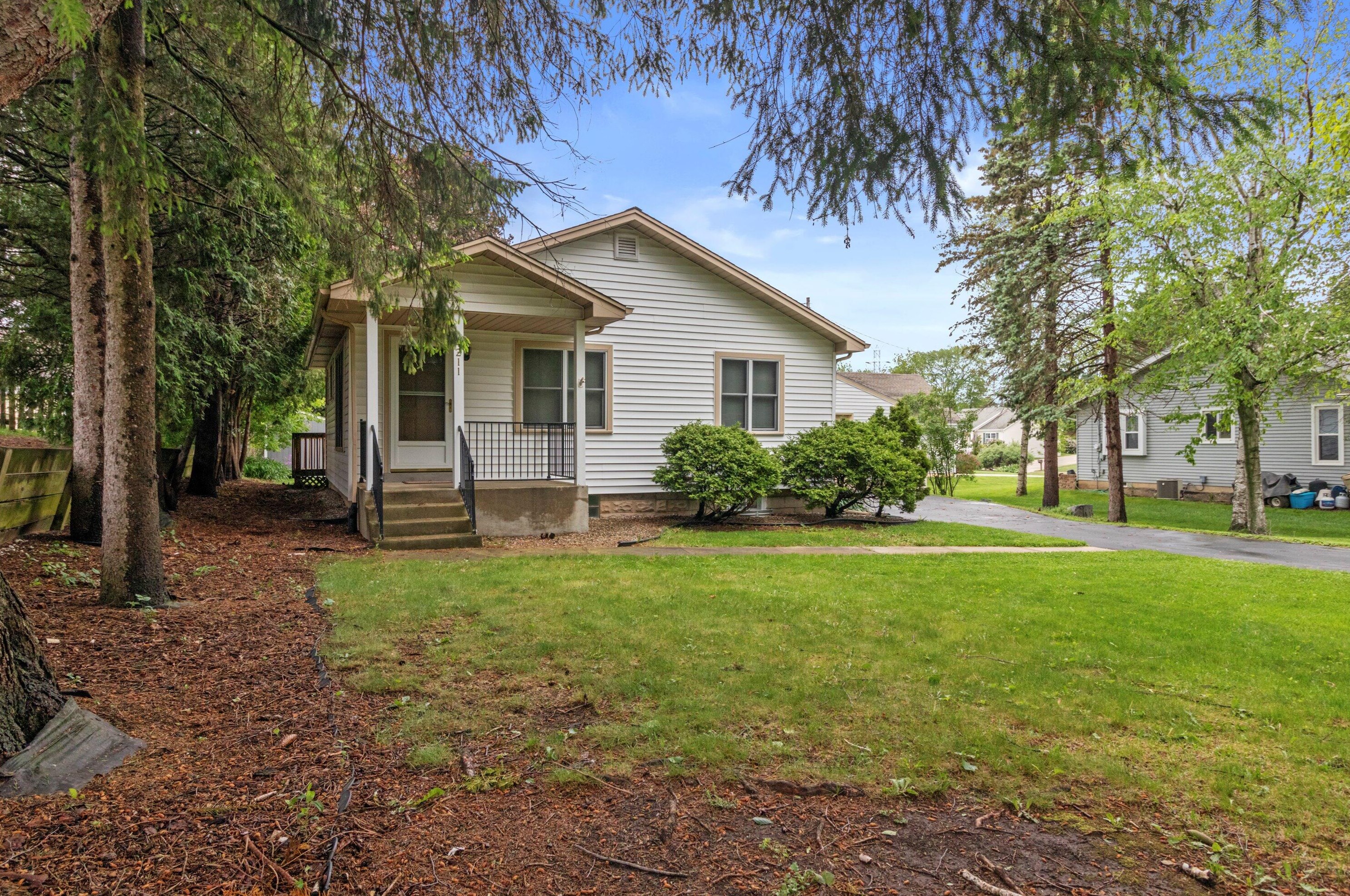 4211 S 97th St, Milwaukee, WI 53228