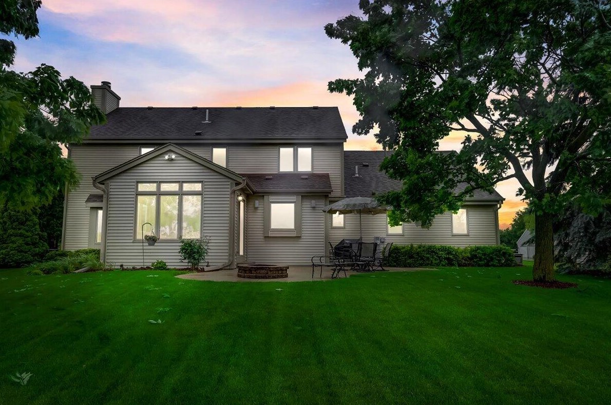 1130 Ridge Rd, Waukesha, WI 53186