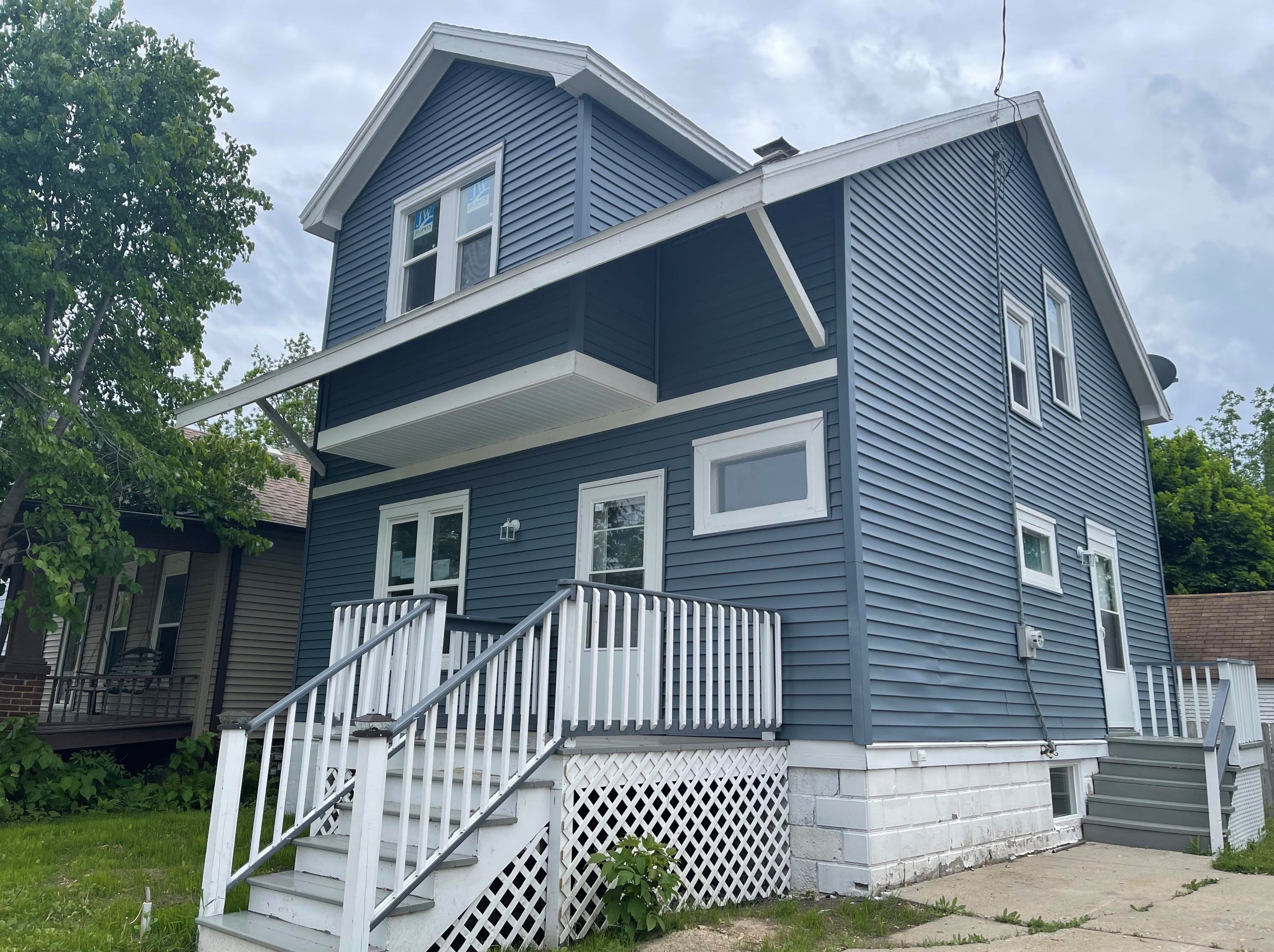 915 Hagerer St, Racine, WI 53402-4840