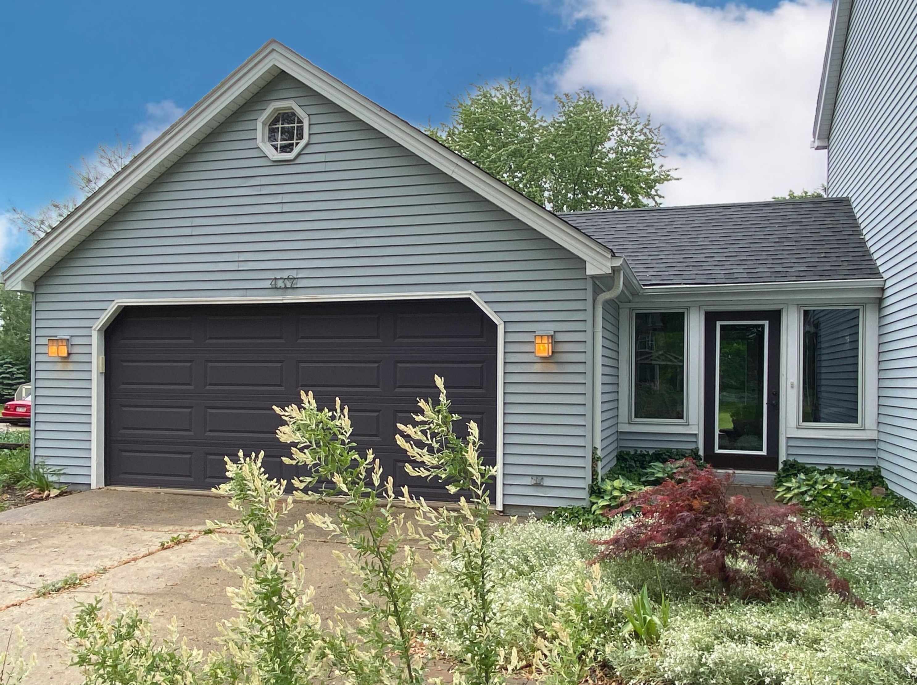 439 Bron Derw Ct, Wales, WI 53183-9645
