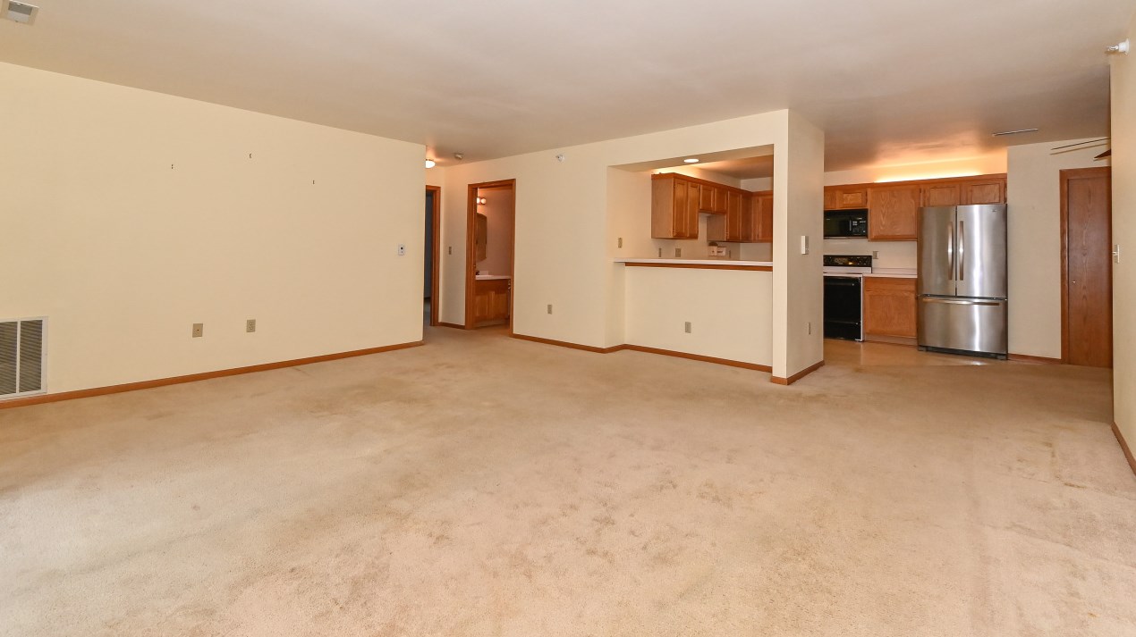 9312 W Loomis Rd #1, Hales Corners, WI 53132