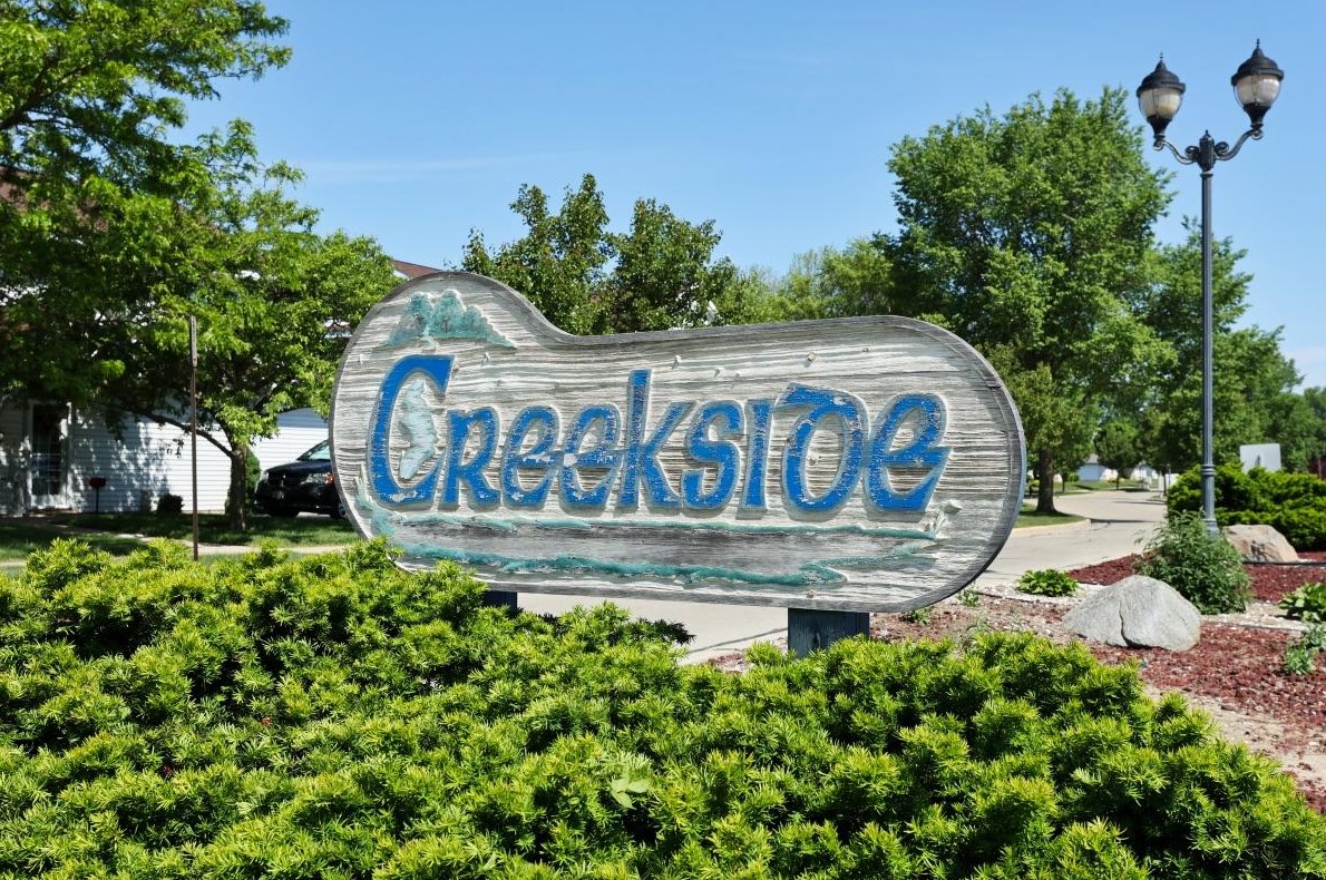 6258 Creekside Dr, Cudahy WI  53110-3435 exterior