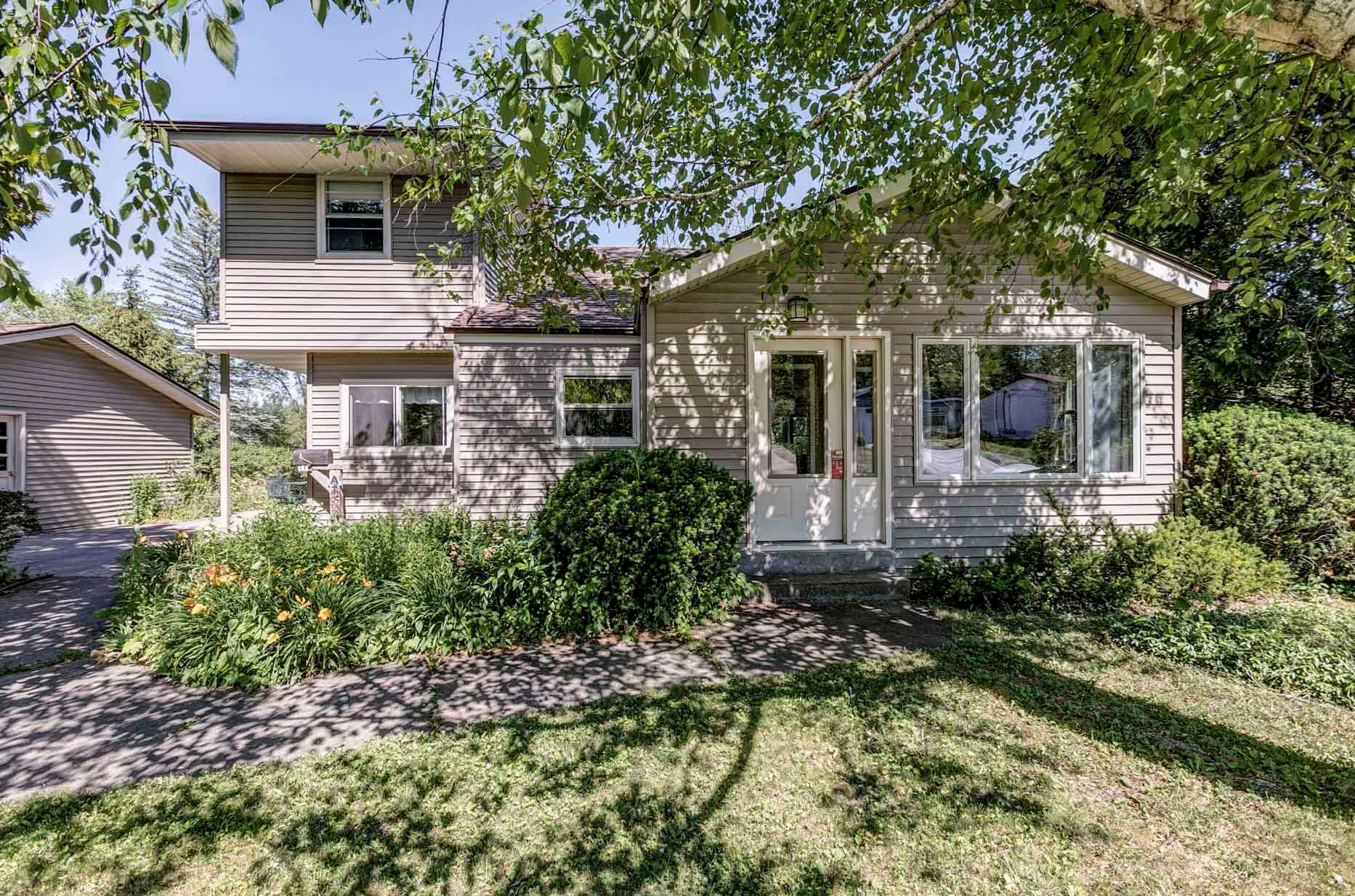 117 Riverview Dr, Waterford, WI 53185