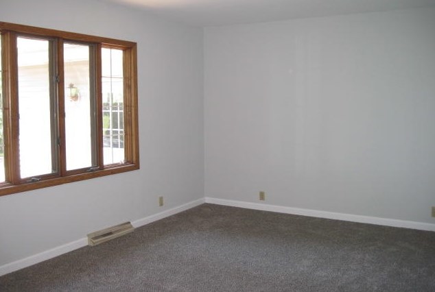 7420 Calumet Ave, Manitowoc, WI 54220