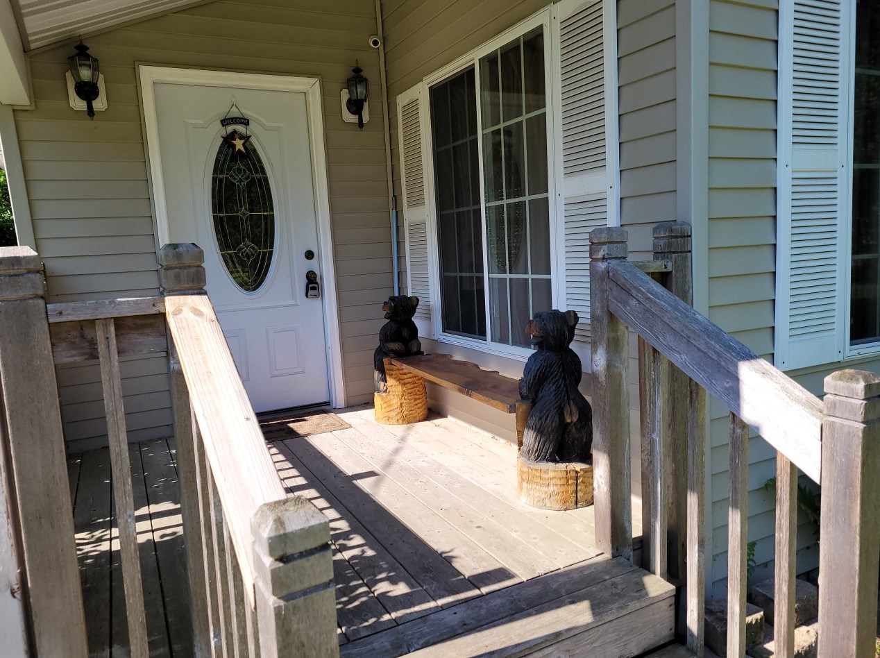 117 Hillview Rd, Williams Bay, WI 53191