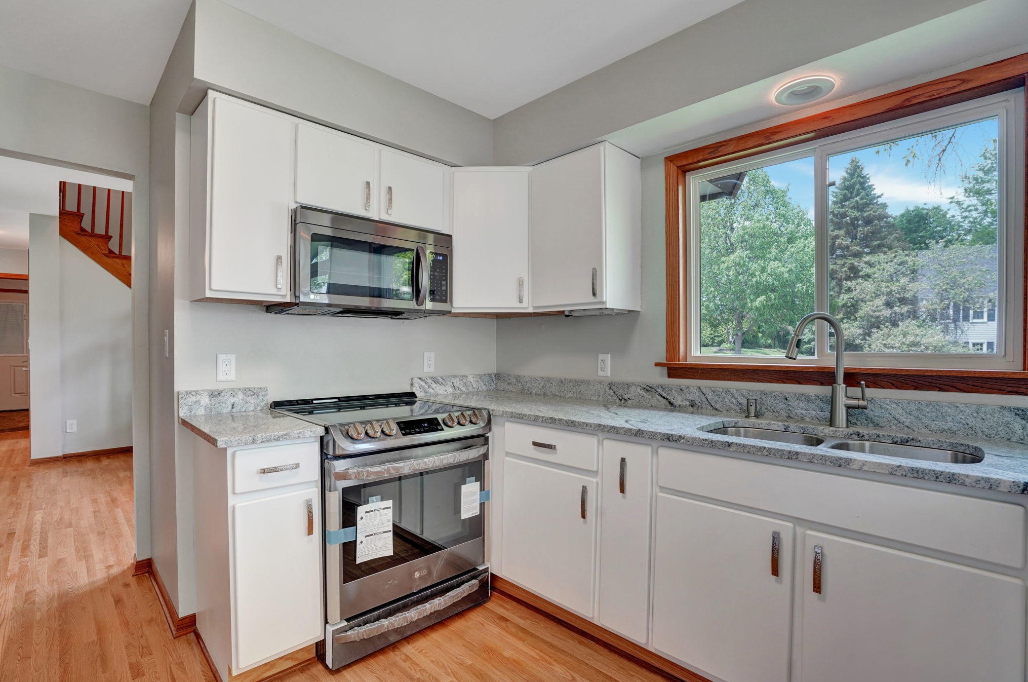 525 Park Ave, Lyons, WI 53105-1151