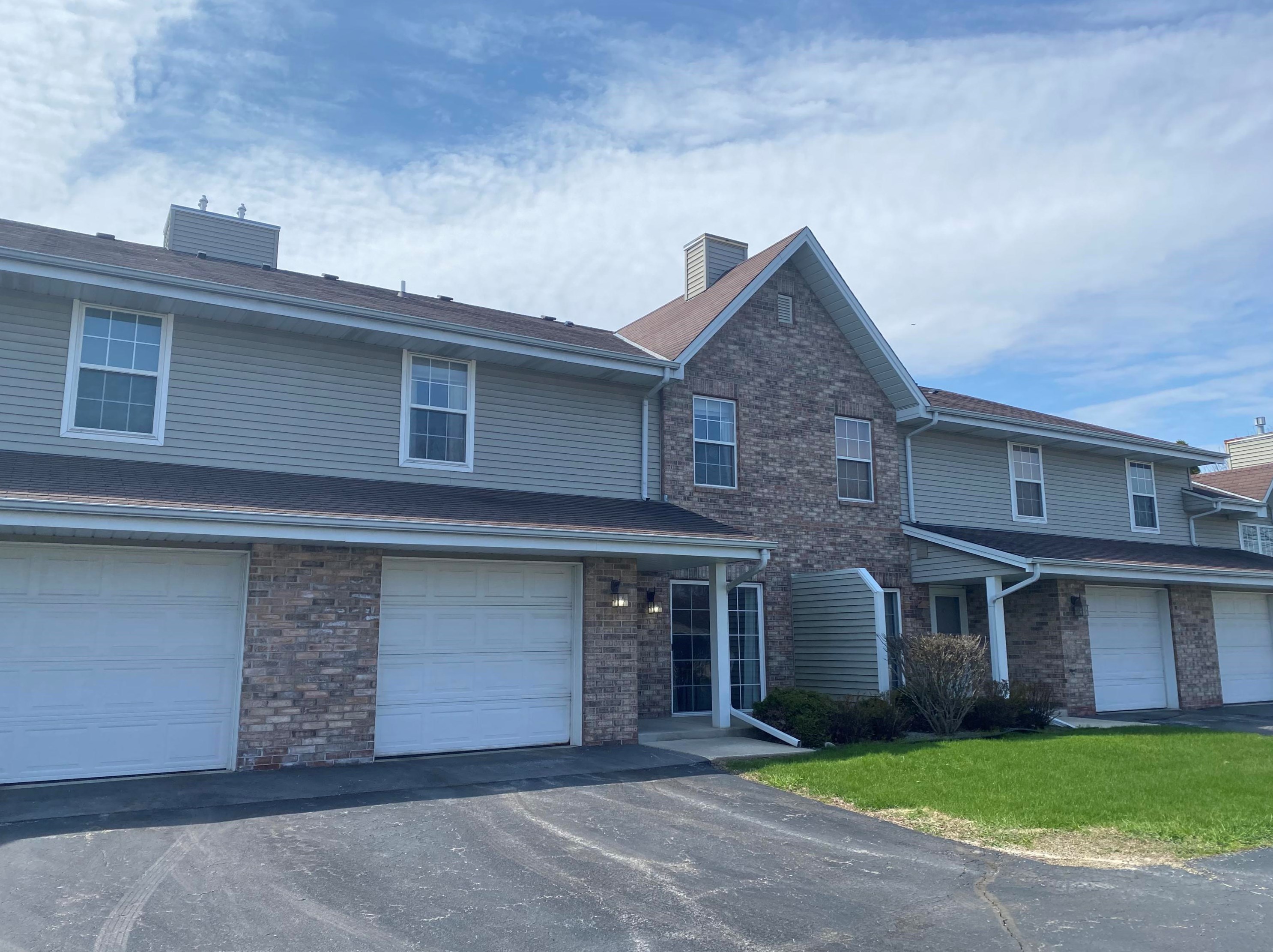 617 Westfield Way #j, Pewaukee, WI 53072