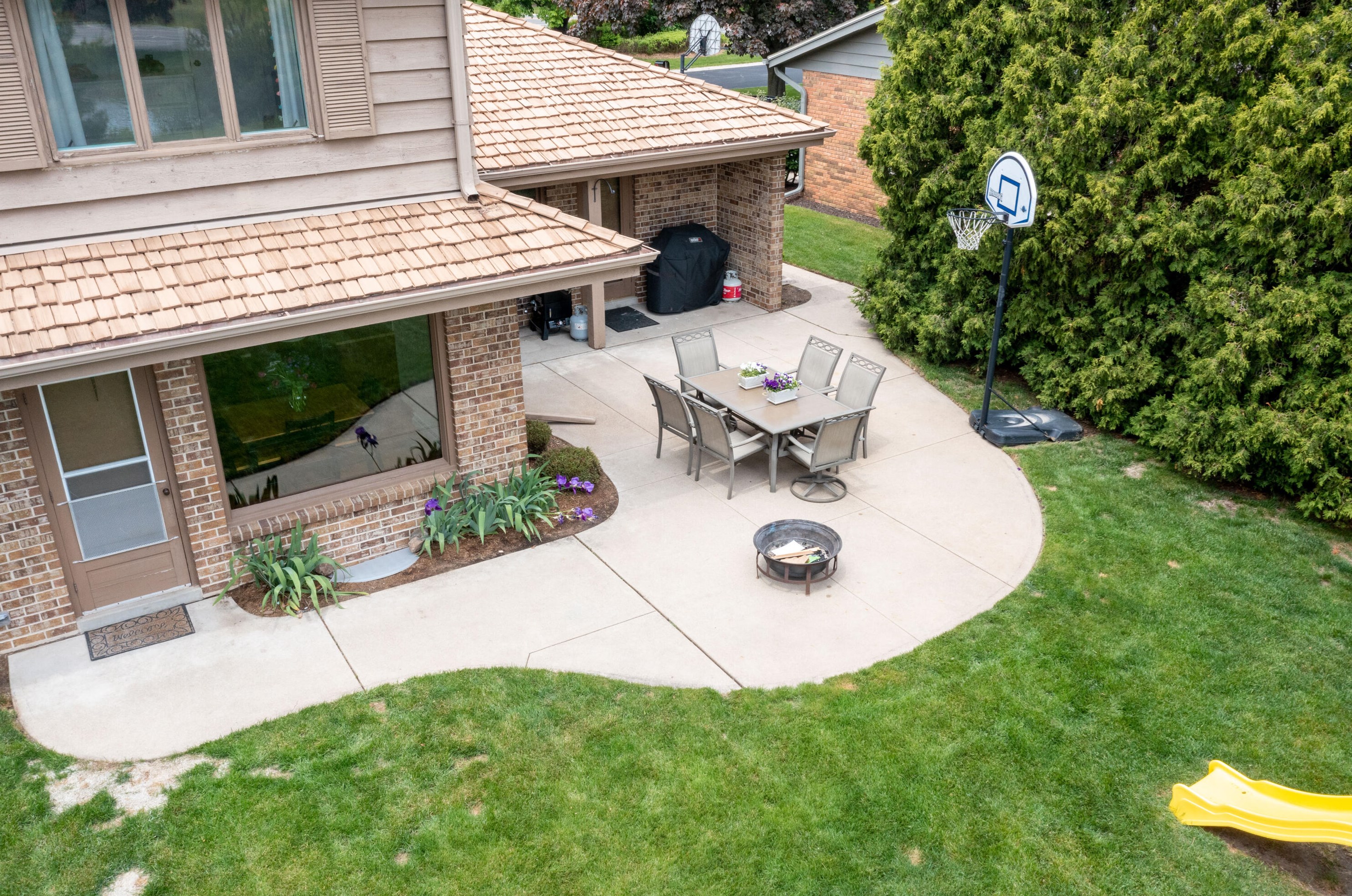 3 Shorewood Ct, Racine WI  53402-2619 exterior