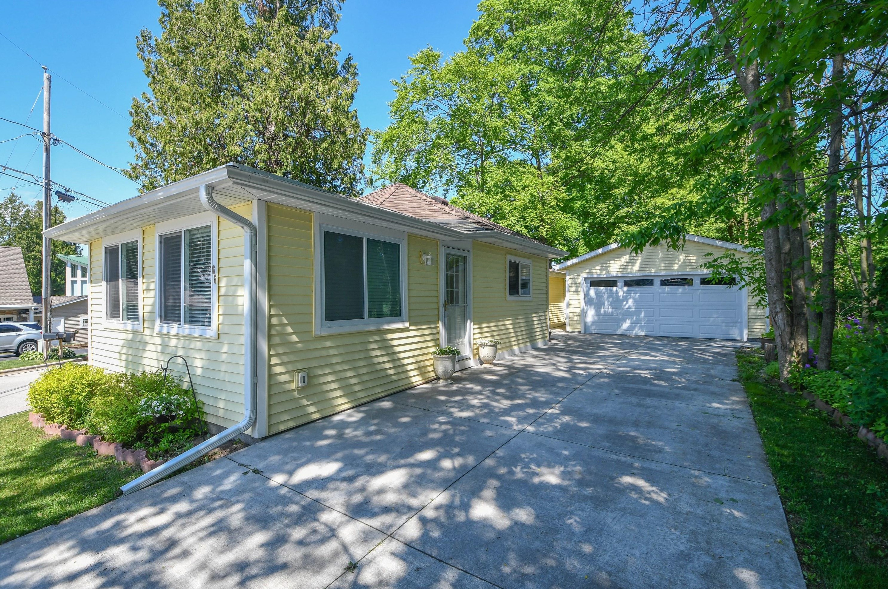 66 E Shore Dr, Random Lake, WI 53075
