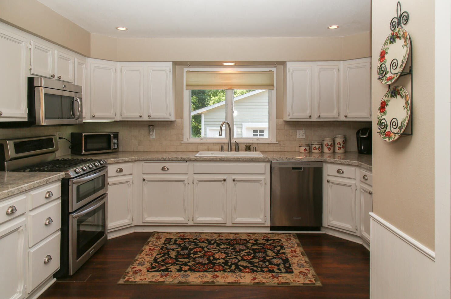 122 Hein Ave, Plymouth, WI 53073-2505