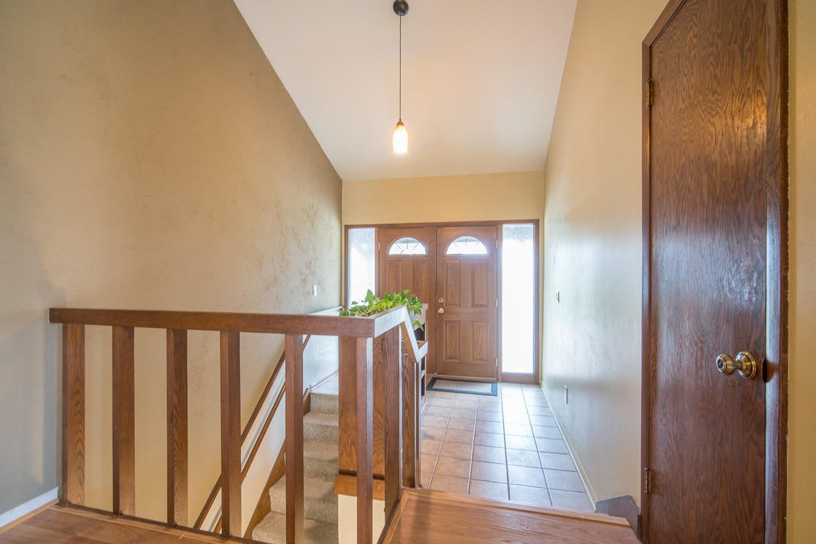 3548 Central Ave, Hales Corners, WI 53132-9126
