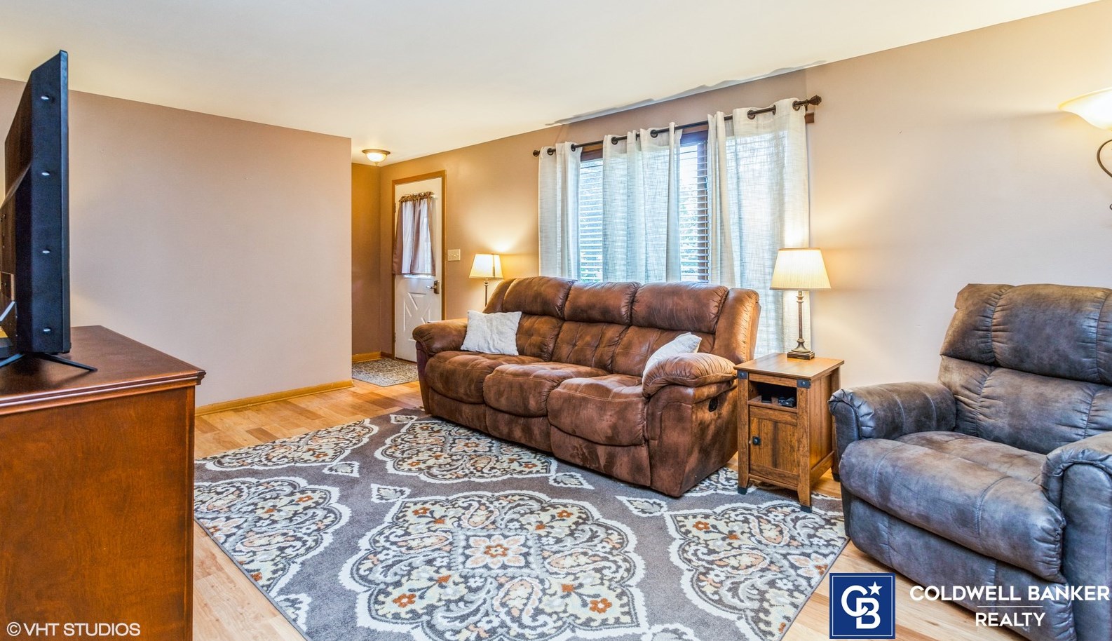 210 Park St, Theresa, WI 53091-9401