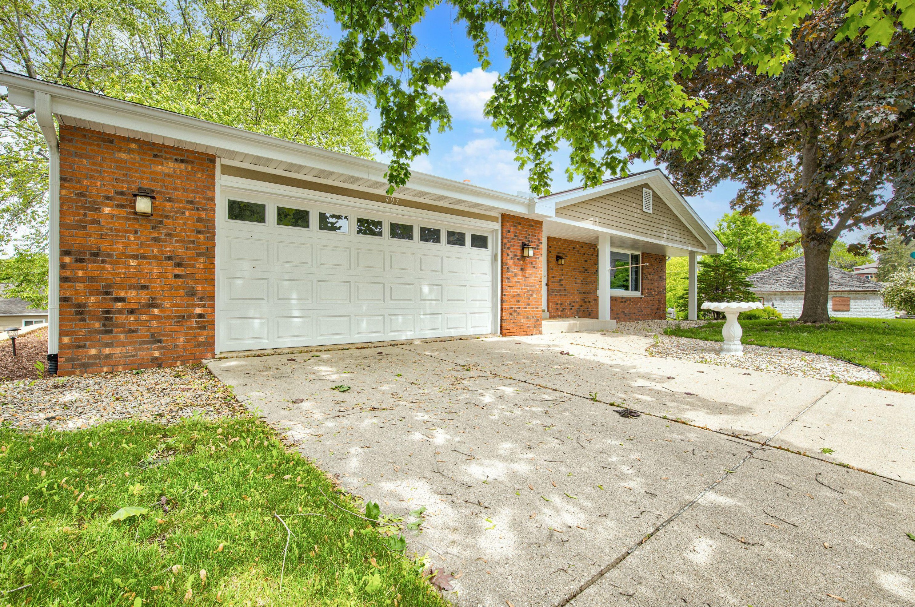 307 Elm St, Slinger, WI 53086