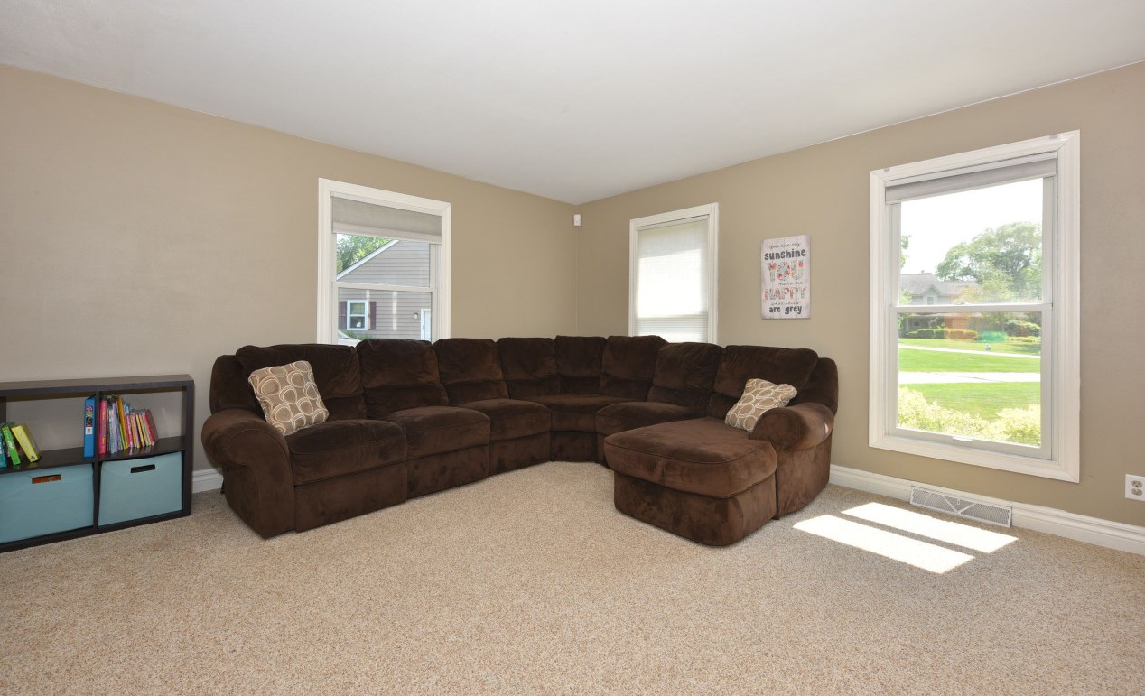 20445 Hunters Ct, Brookfield, WI 53045-4646