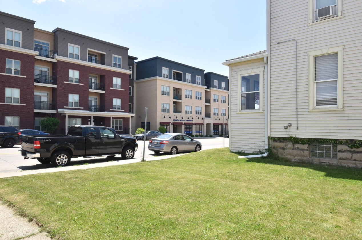 3530 E Layton Ave, Cudahy, WI 53110