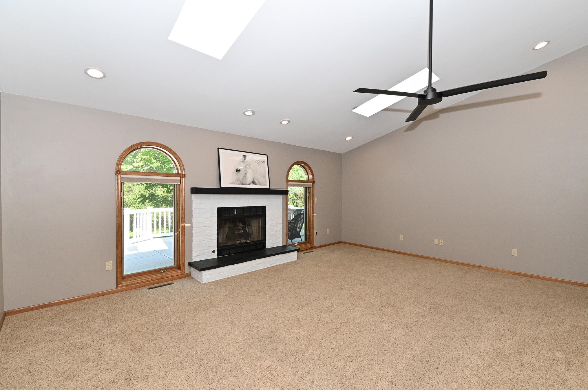 537 Shady Ridge Ct, Grafton, WI 53024-9533