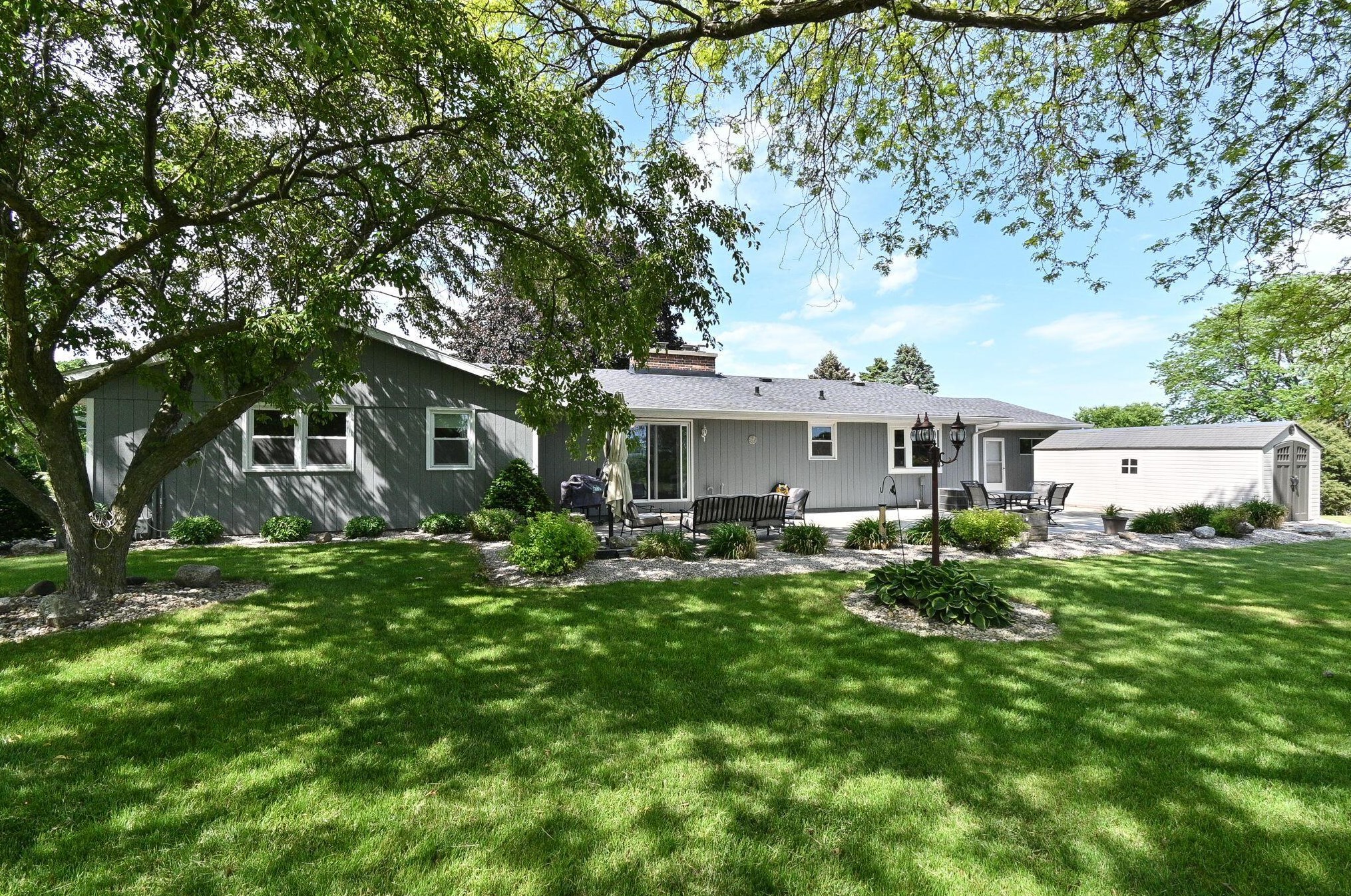 6845 Running Horse Rd, Racine, WI 53402-9755