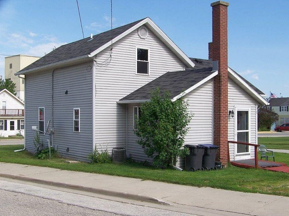 302 Wisconsin St, Adell, WI 53001