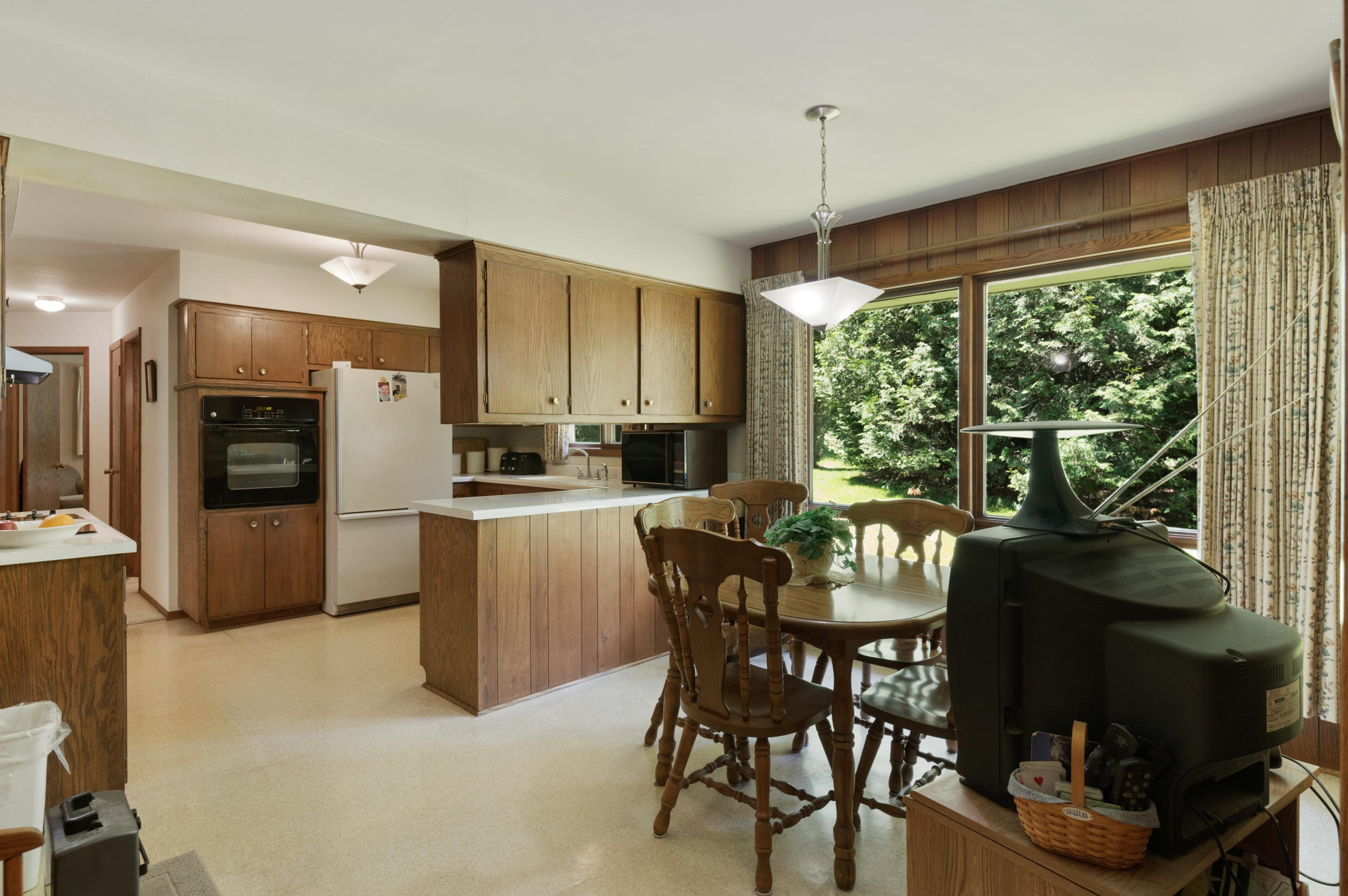 9413 Bolton Dr, Kewaskum, WI 53040