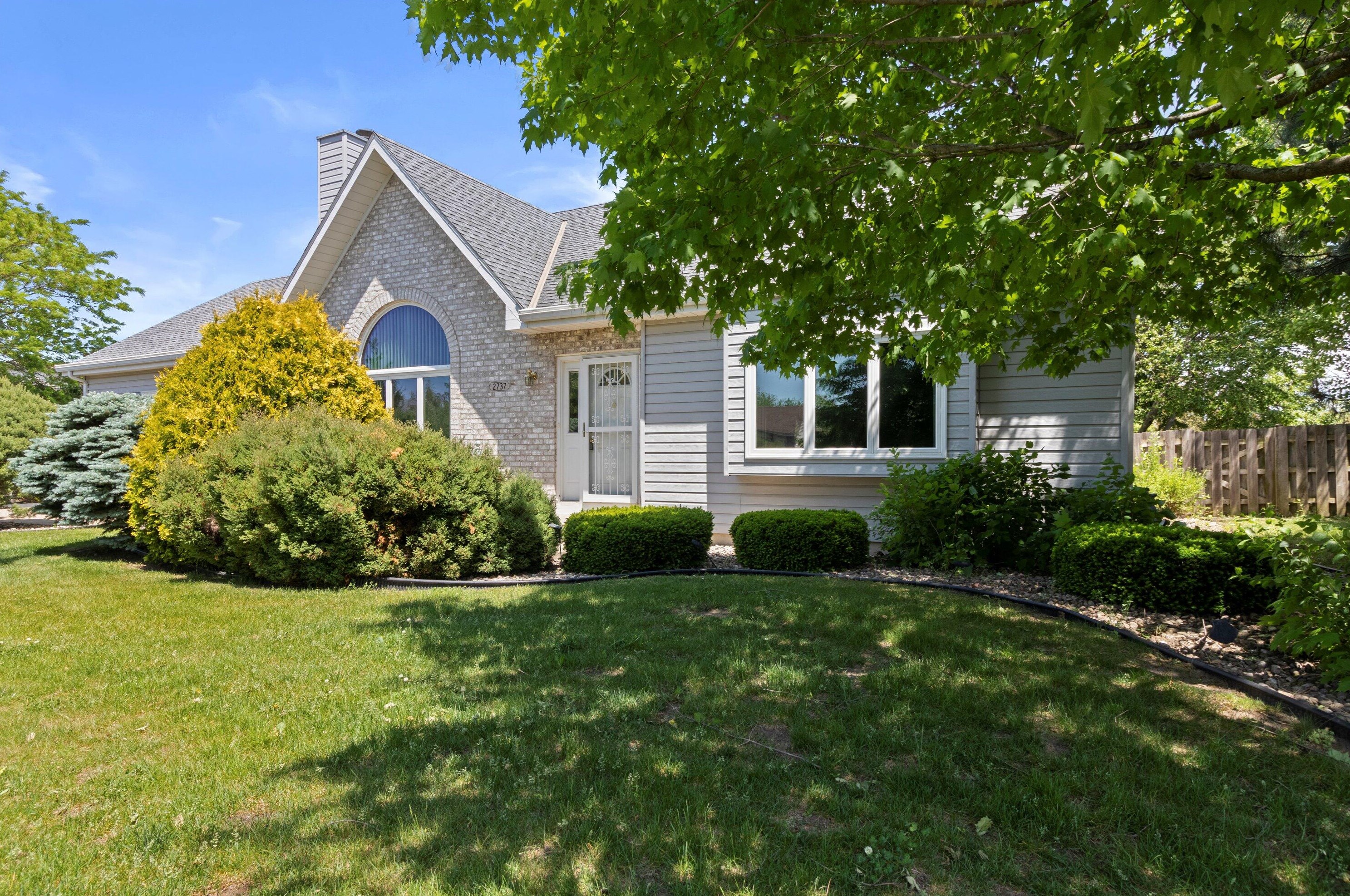 2737 Chapel Ln, Racine, WI 53406-1854