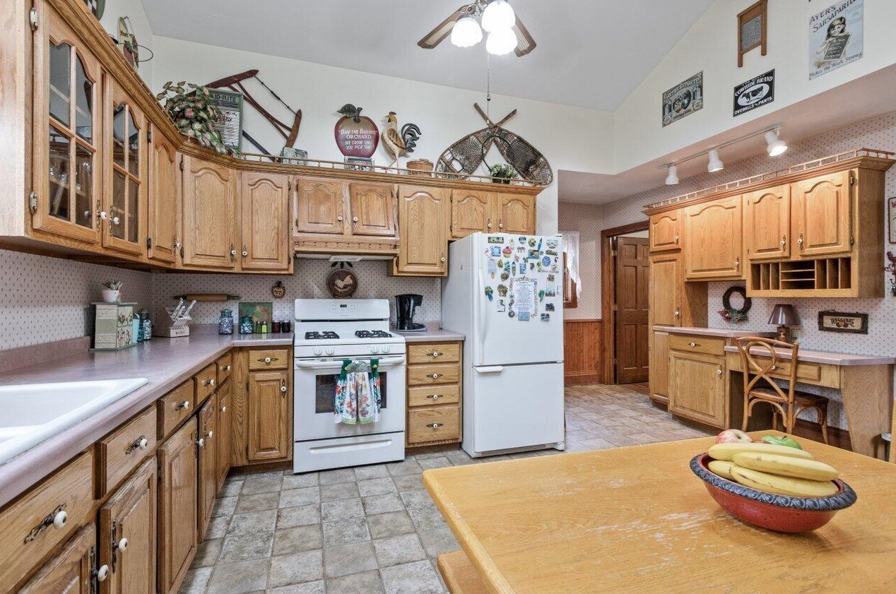 1916 Rankin St, Manitowoc, WI 54220